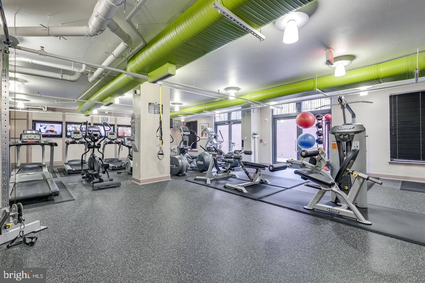 CLARENDON 1021 - Residential Lease