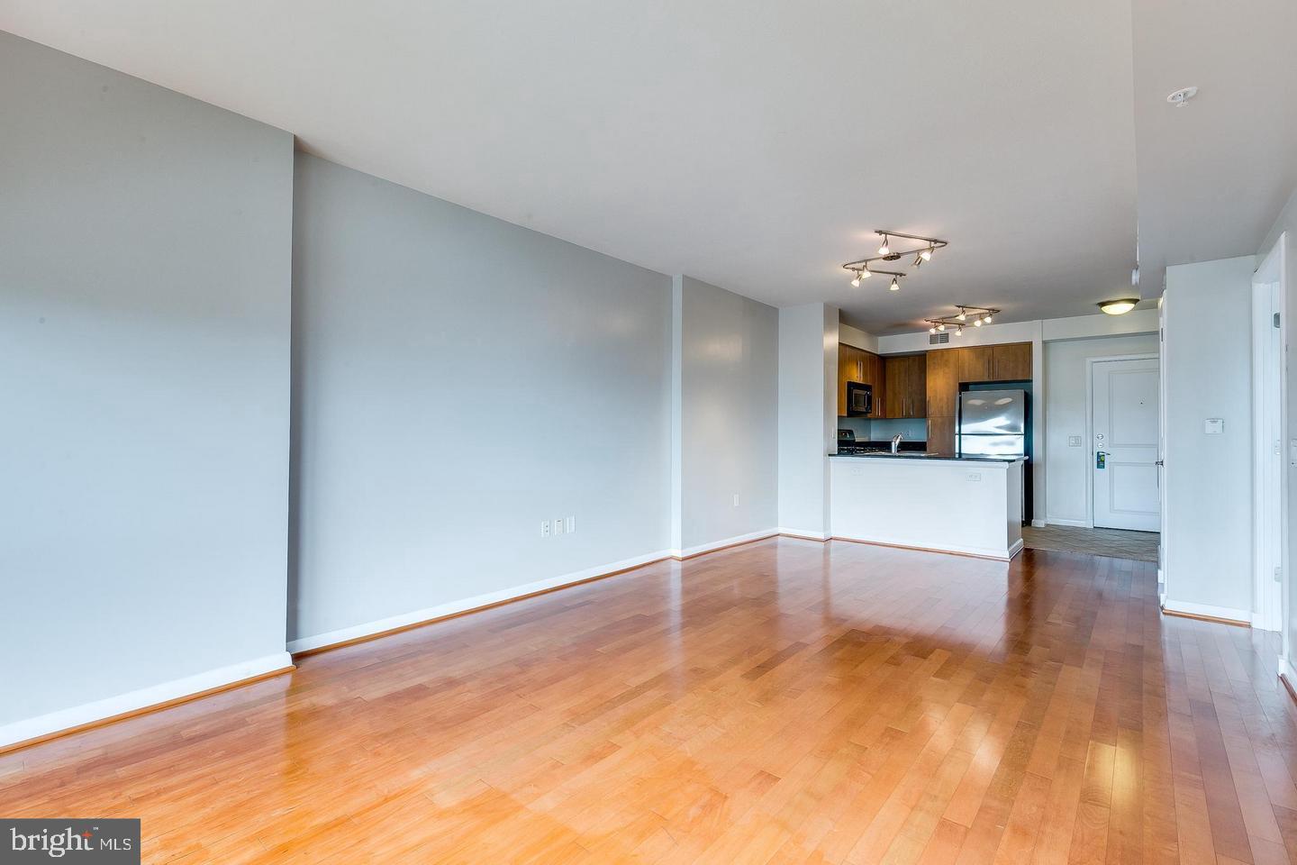 CLARENDON 1021 - Residential Lease