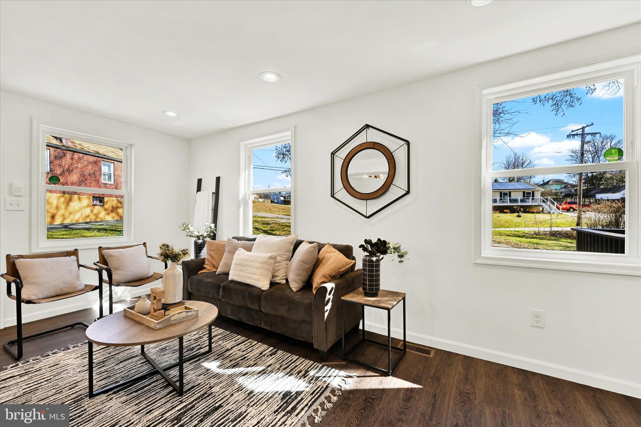 SUMMIT FARMS - Residential