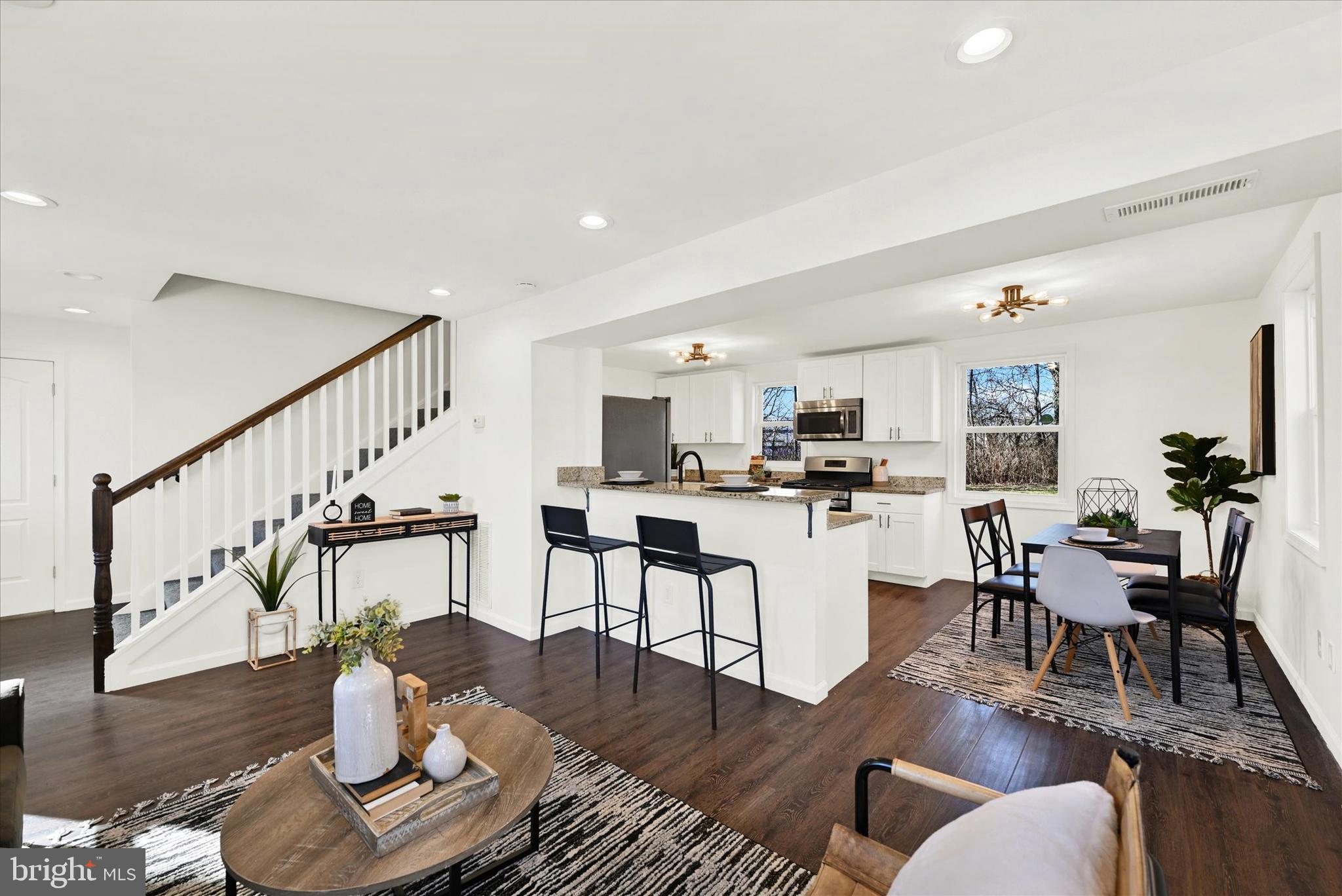 SUMMIT FARMS - Residential