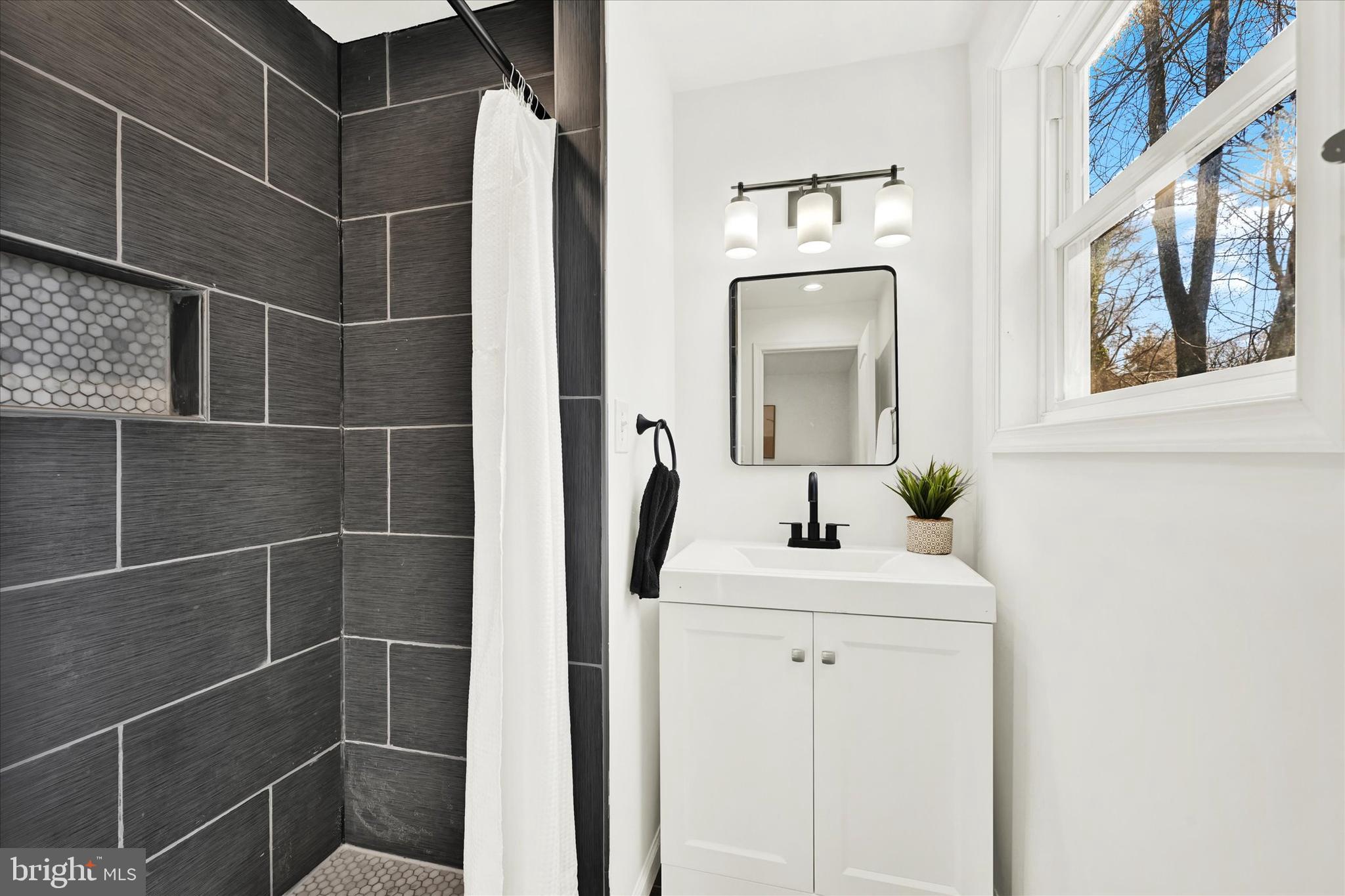 SUMMIT FARMS - Residential