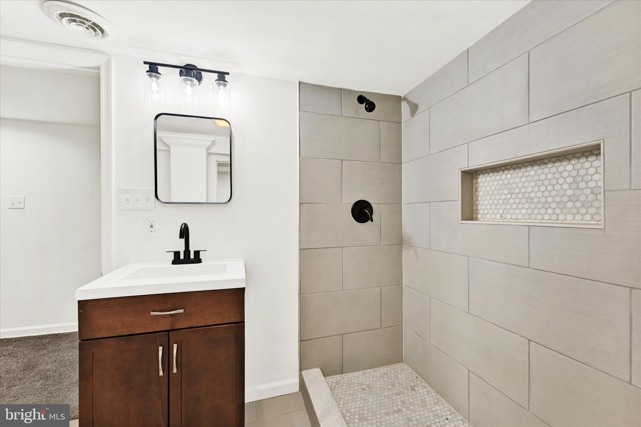 SUMMIT FARMS - Residential