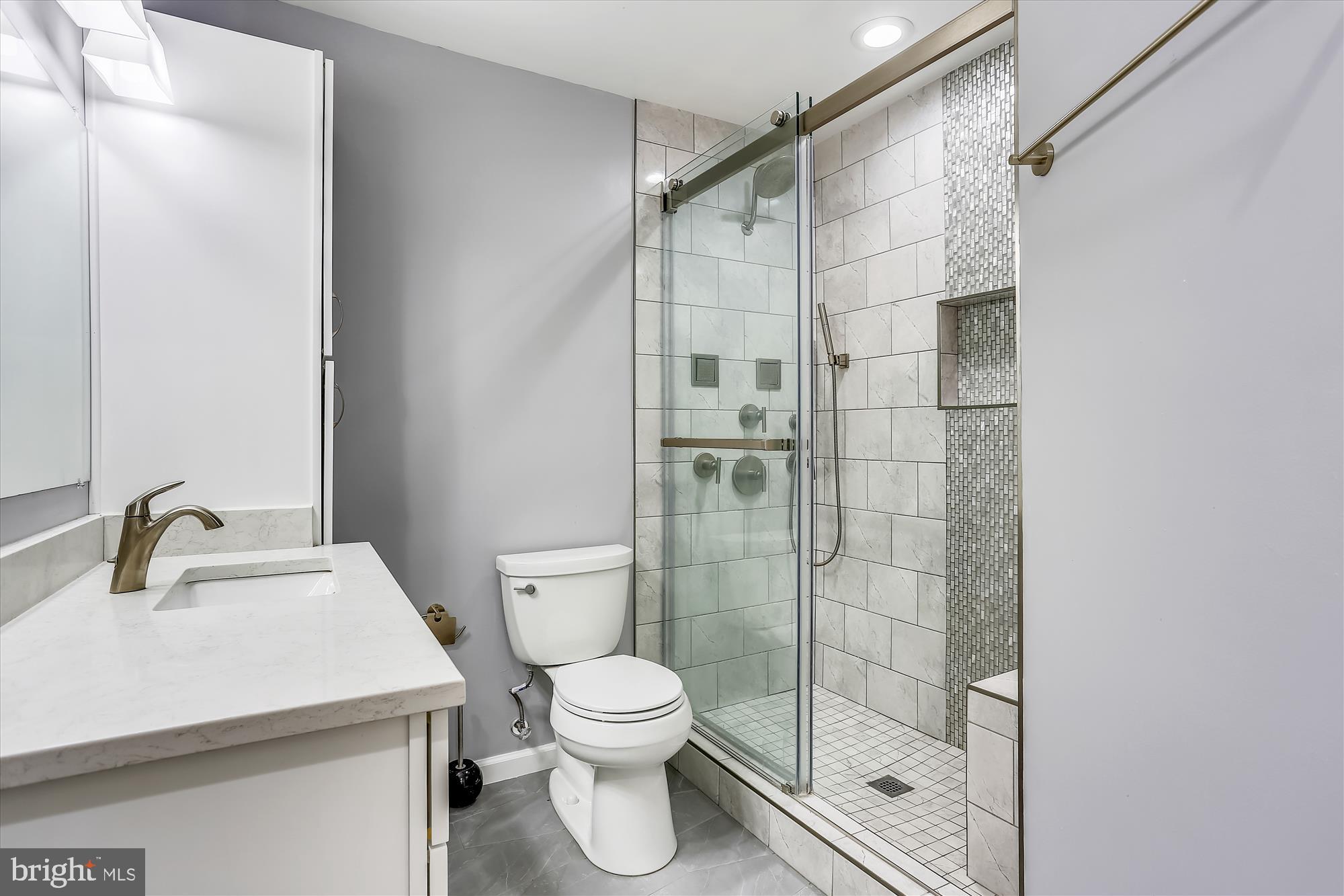 RESTON - Residential Lease