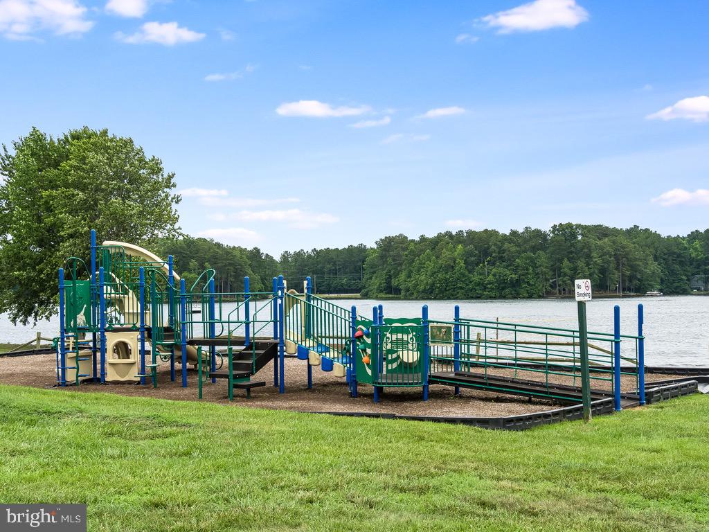 LAKE CAROLINE - Residential