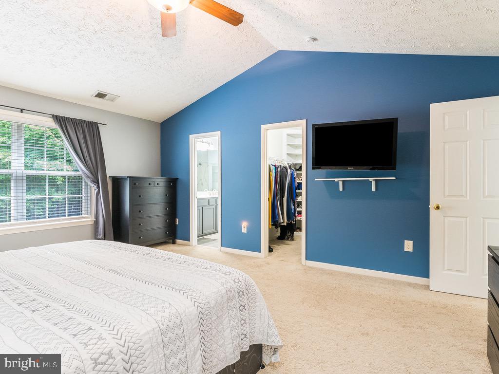 LAKE CAROLINE - Residential