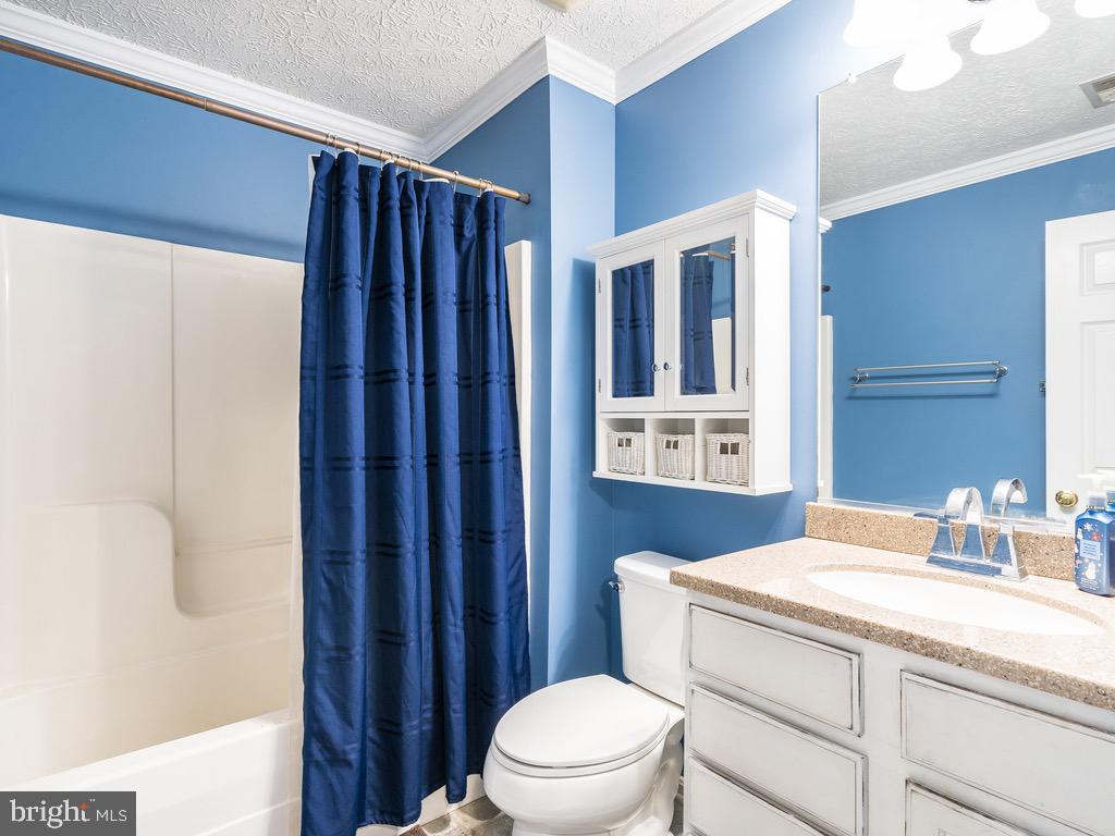 LAKE CAROLINE - Residential