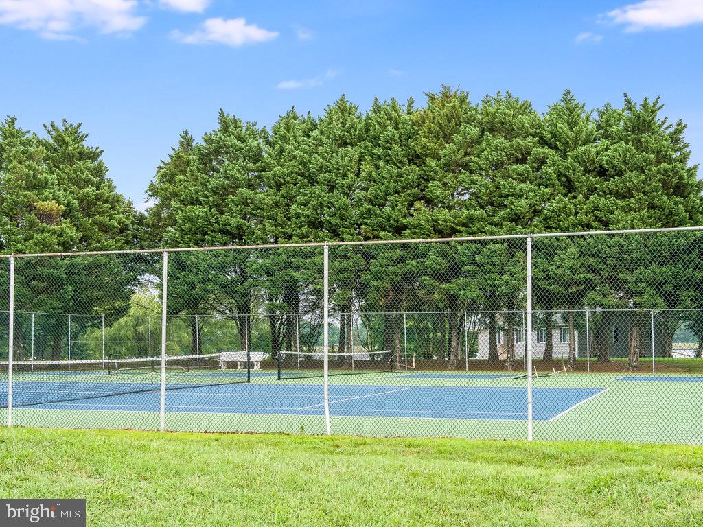 LAKE CAROLINE - Residential