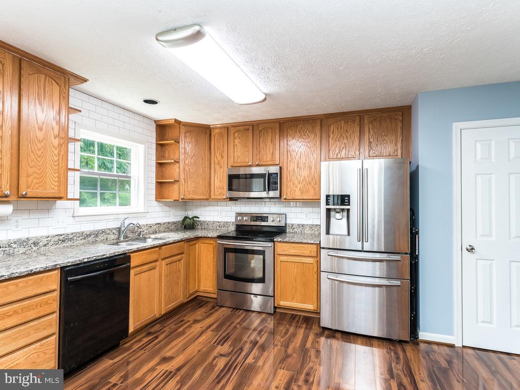 LAKE CAROLINE - Residential