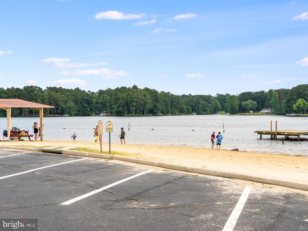 LAKE CAROLINE - Residential