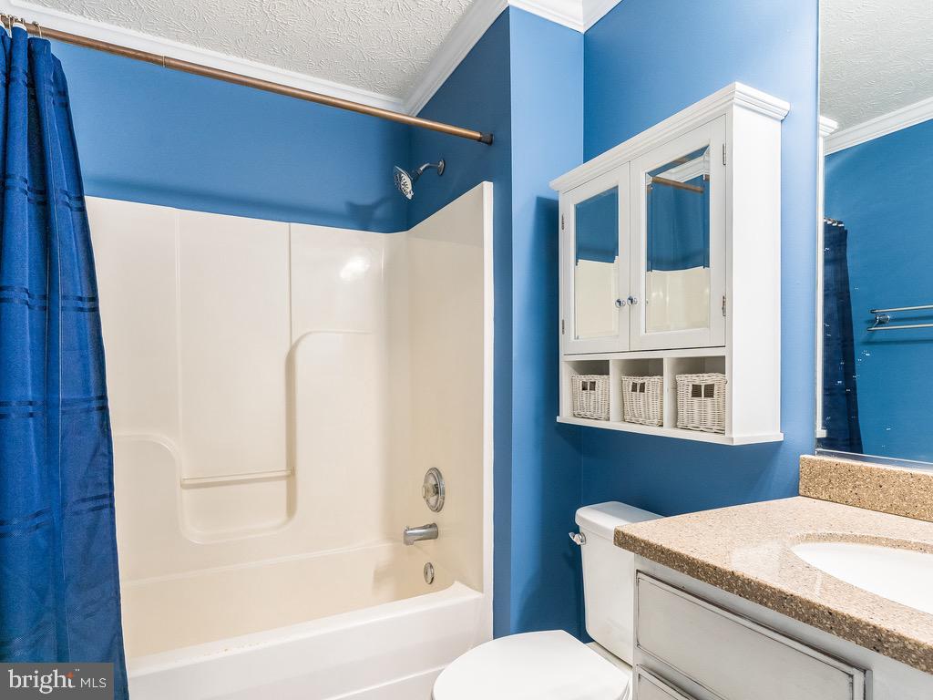 LAKE CAROLINE - Residential