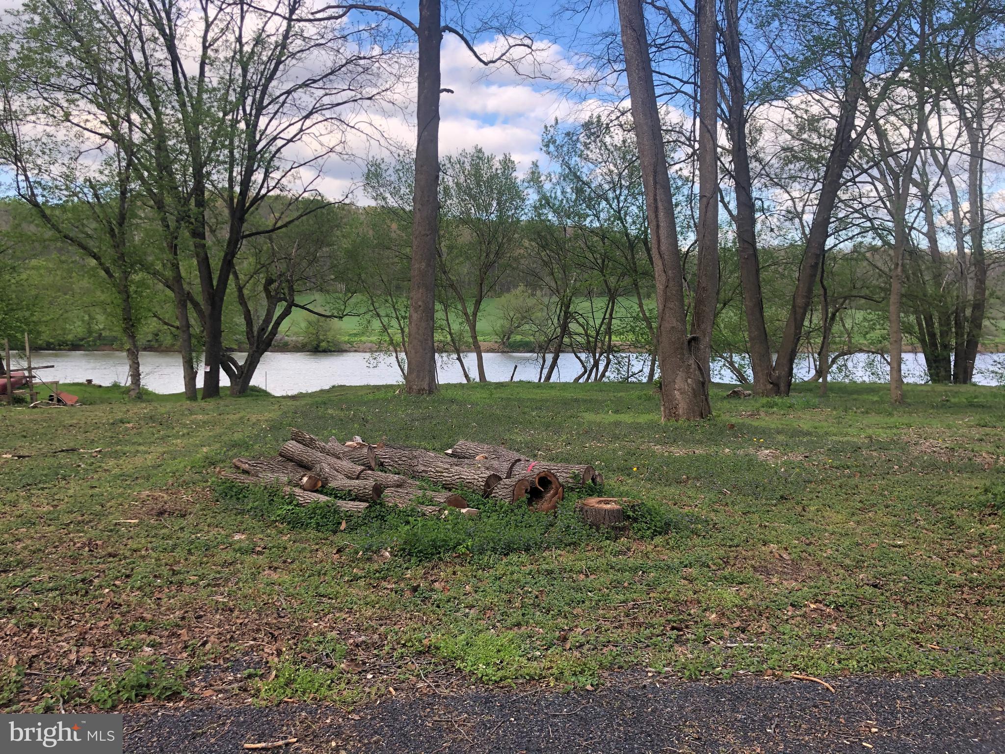 SHENANDOAH  SHORES - Land