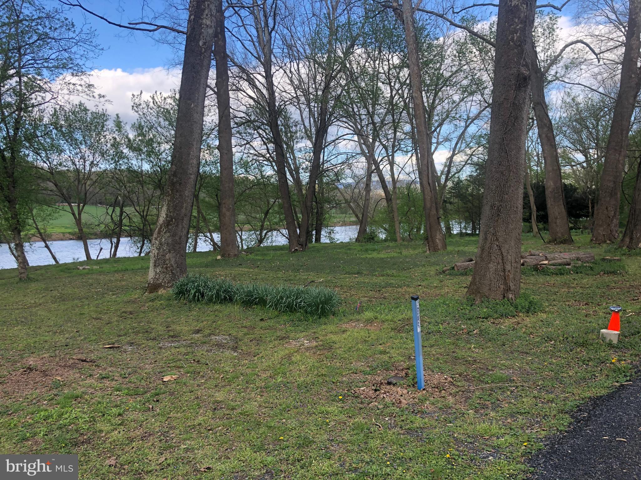 SHENANDOAH  SHORES - Land