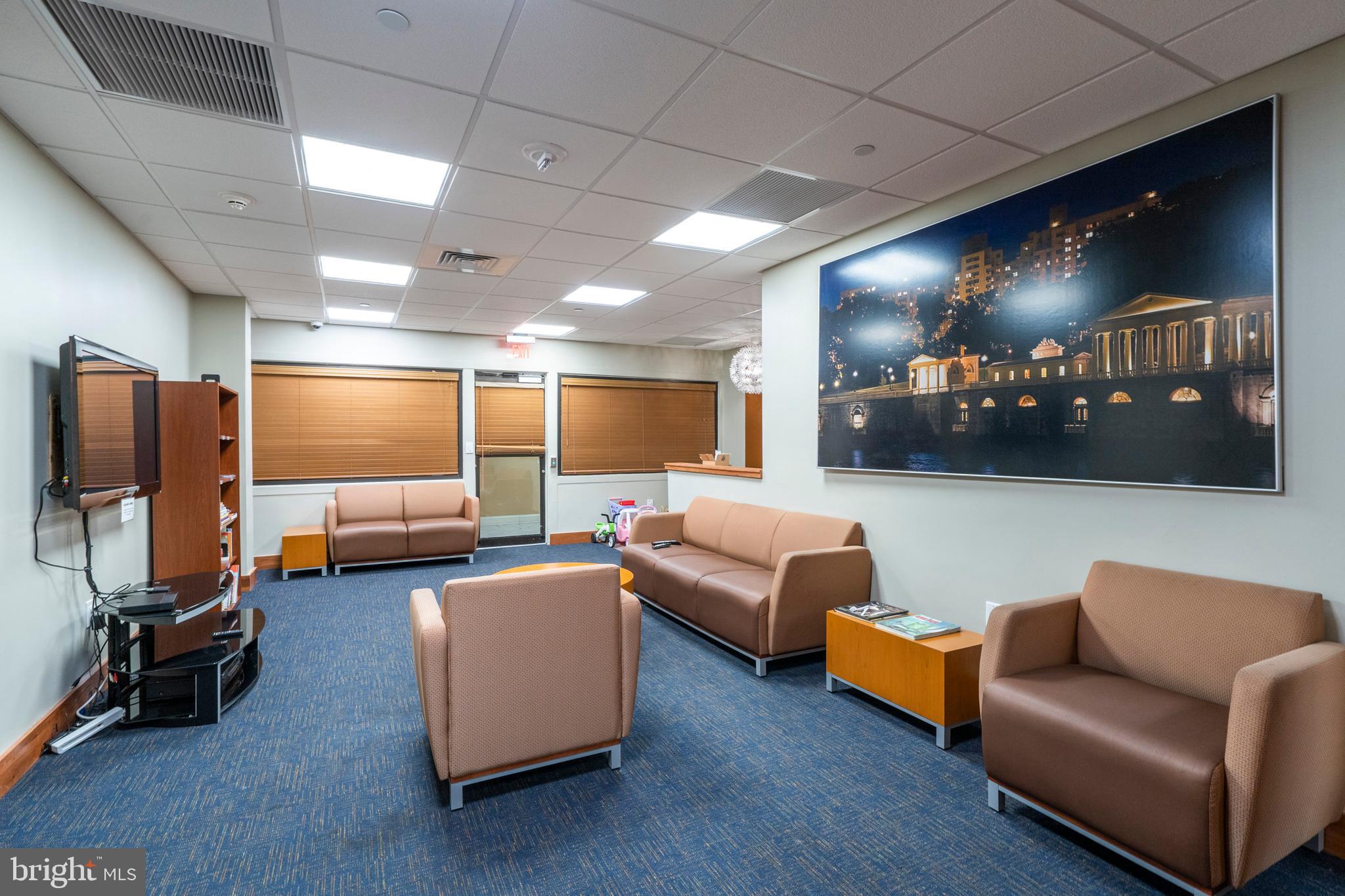 ART MUSEUM AREA - Residential Lease