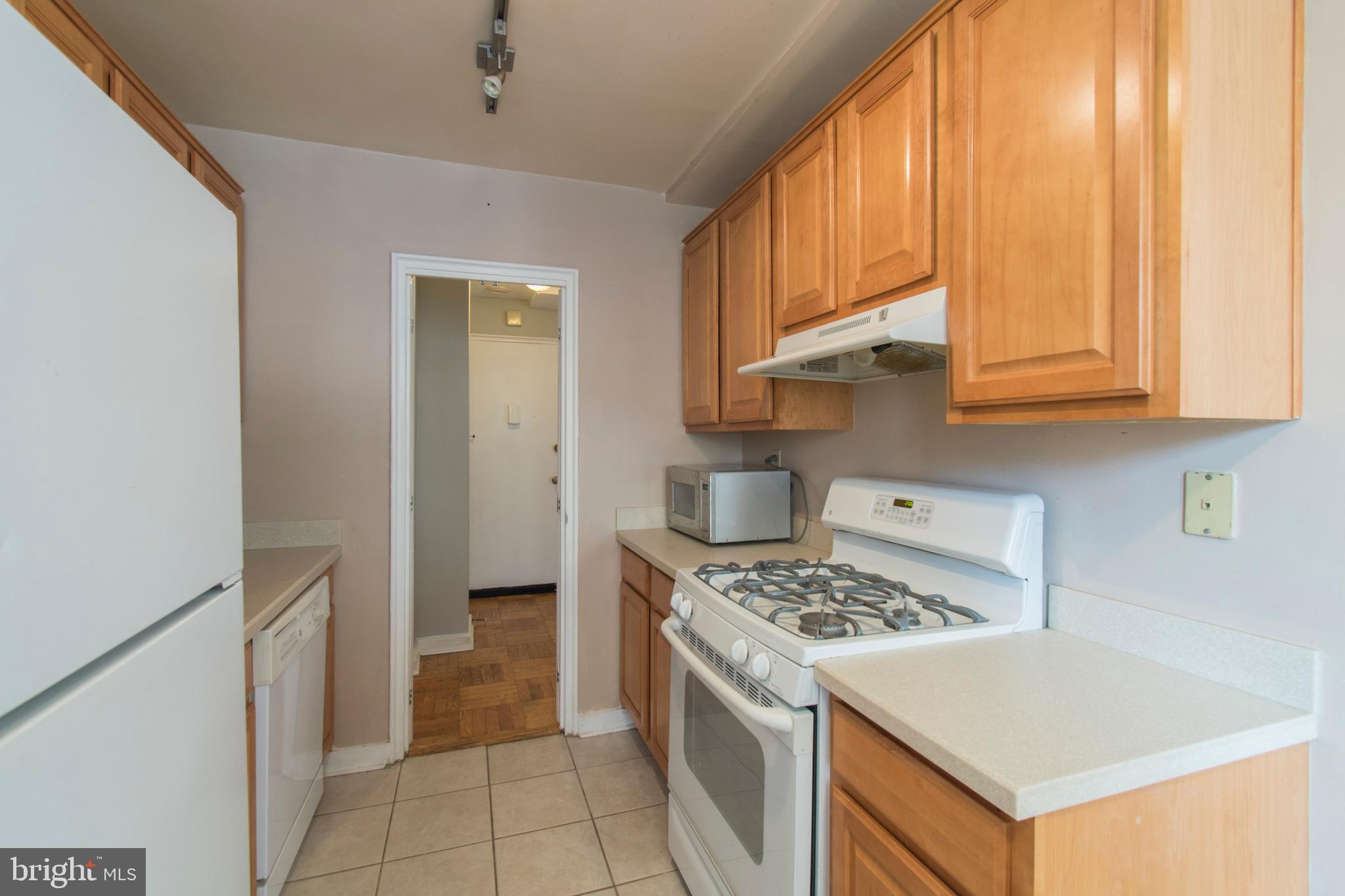 ART MUSEUM AREA - Residential Lease