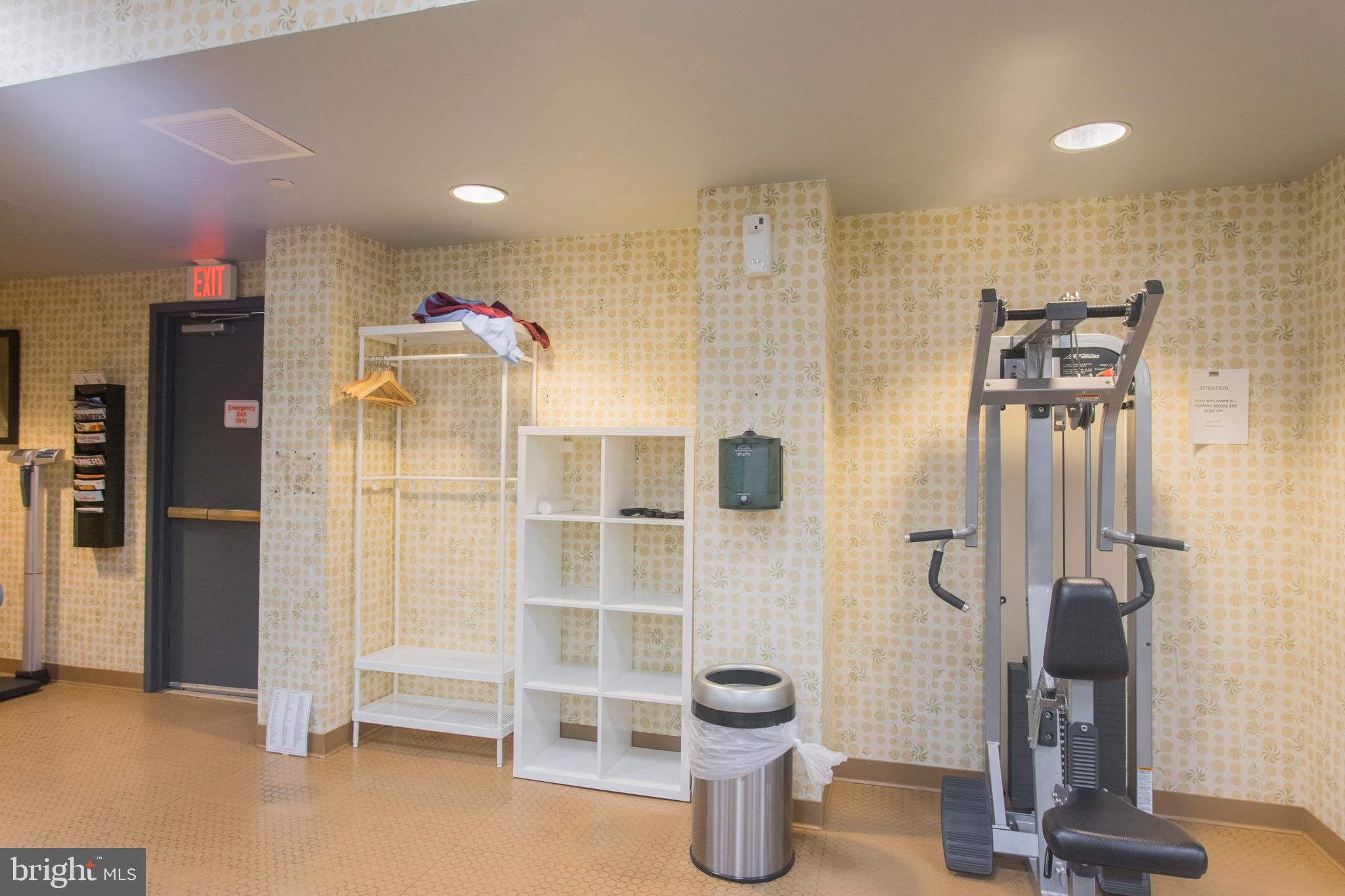 ART MUSEUM AREA - Residential Lease