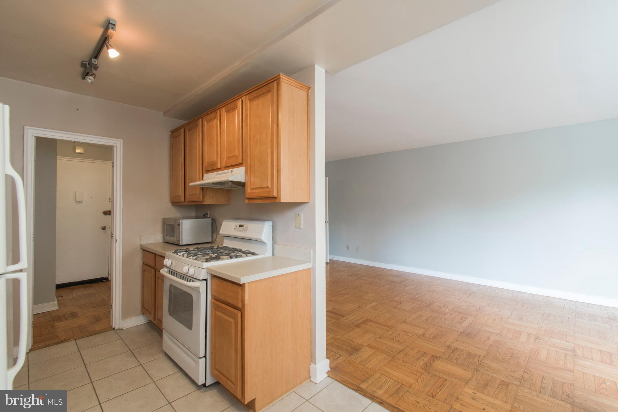 ART MUSEUM AREA - Residential Lease