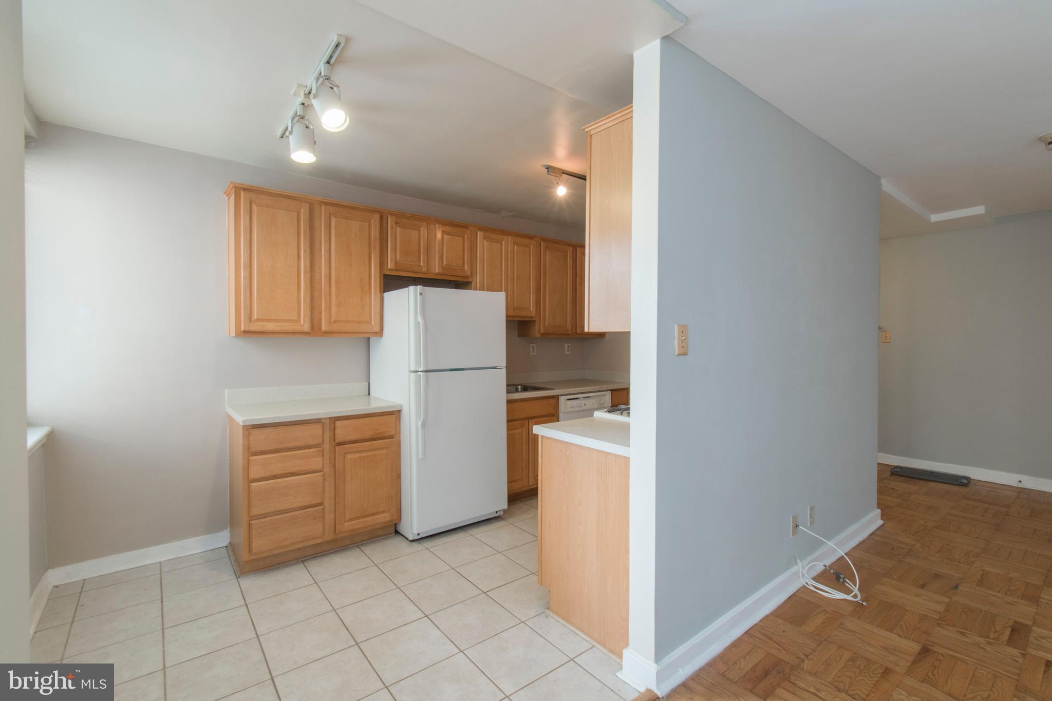 ART MUSEUM AREA - Residential Lease