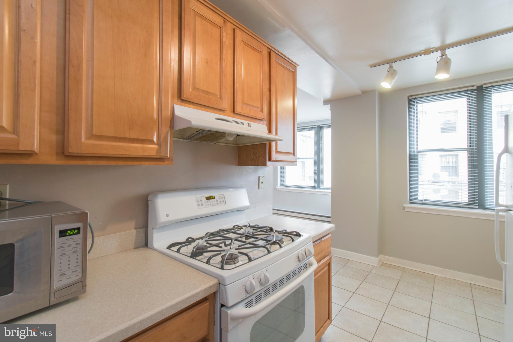 ART MUSEUM AREA - Residential Lease