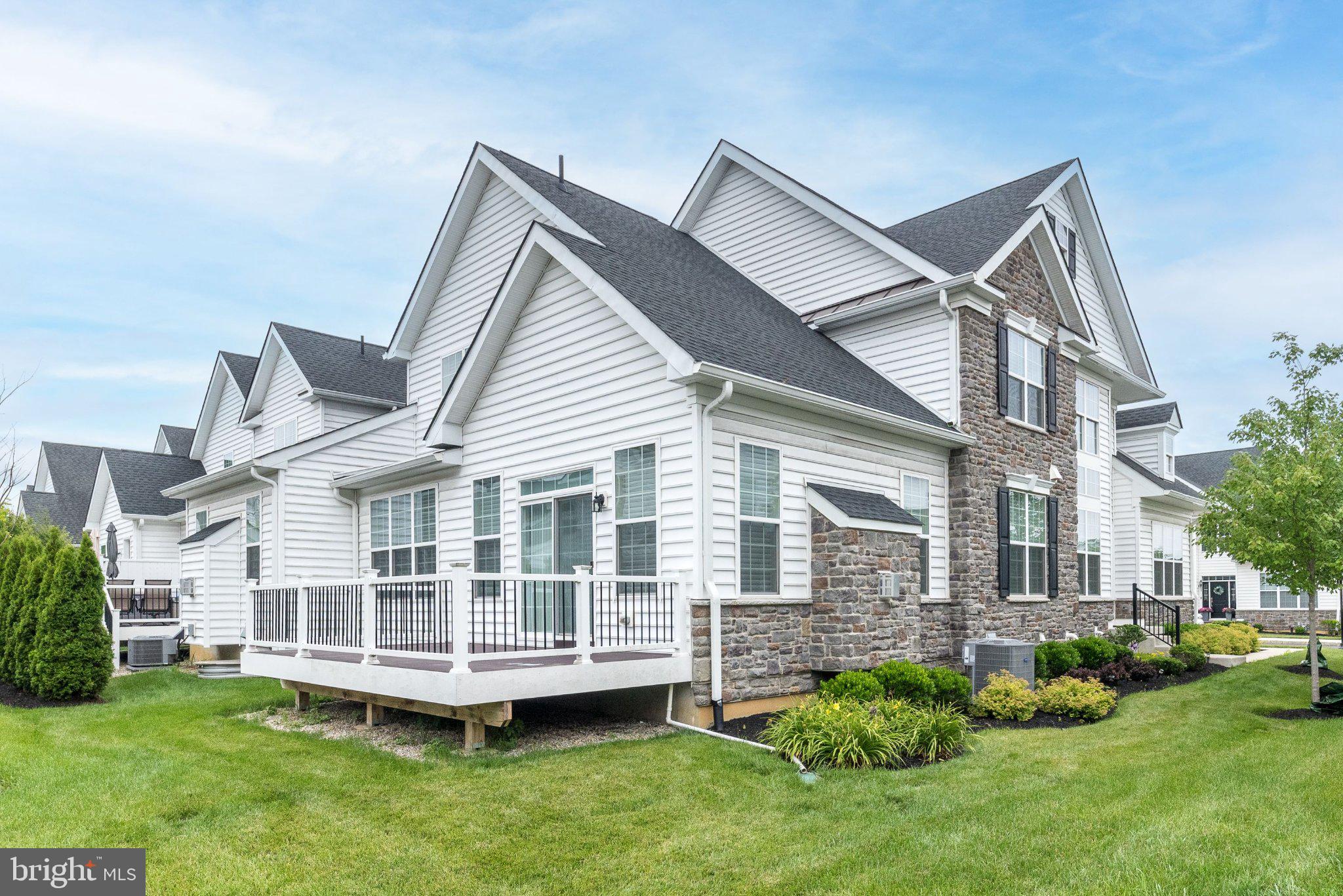 1721 LOCUST DRIVE