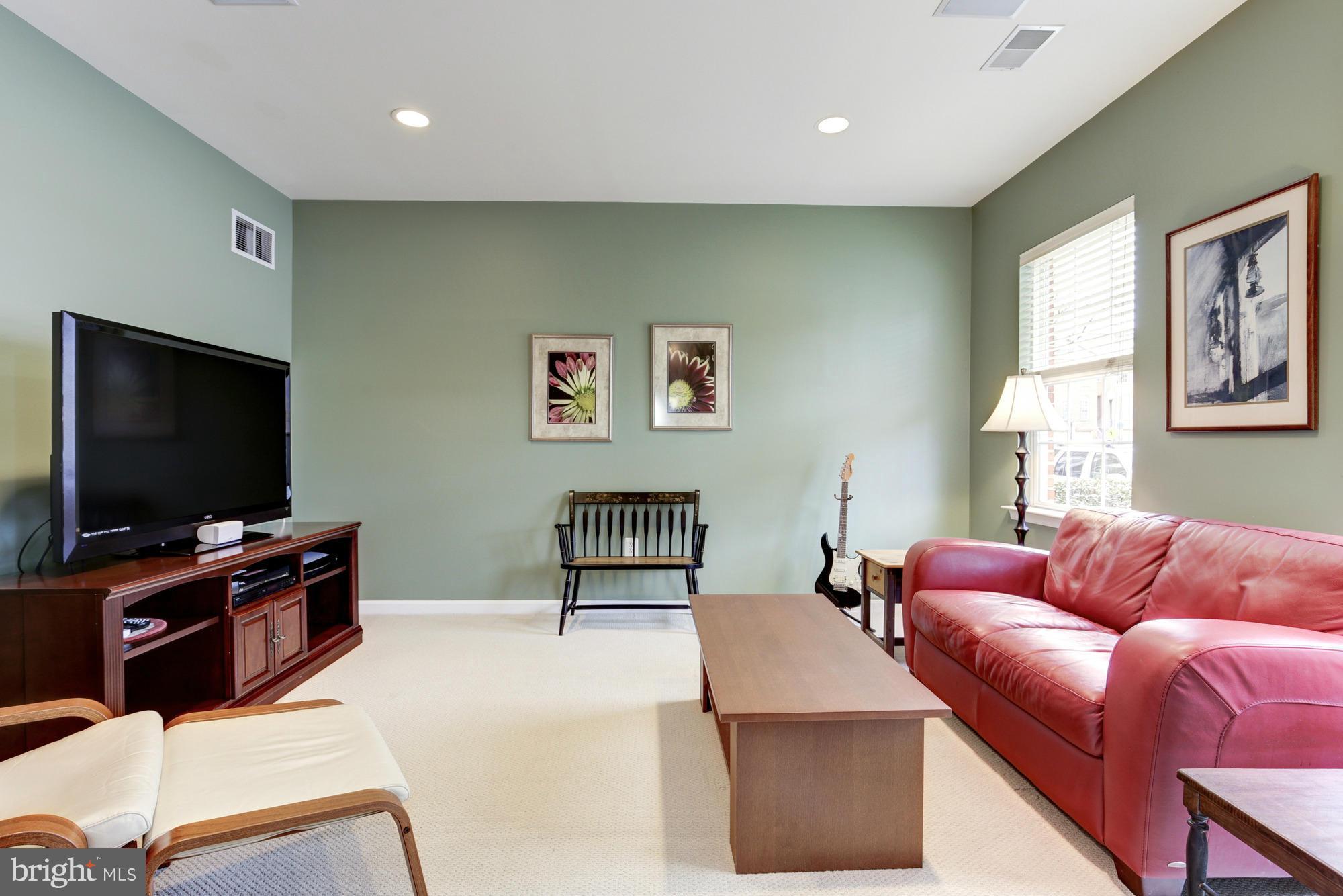 CAMERON STATION - Residential