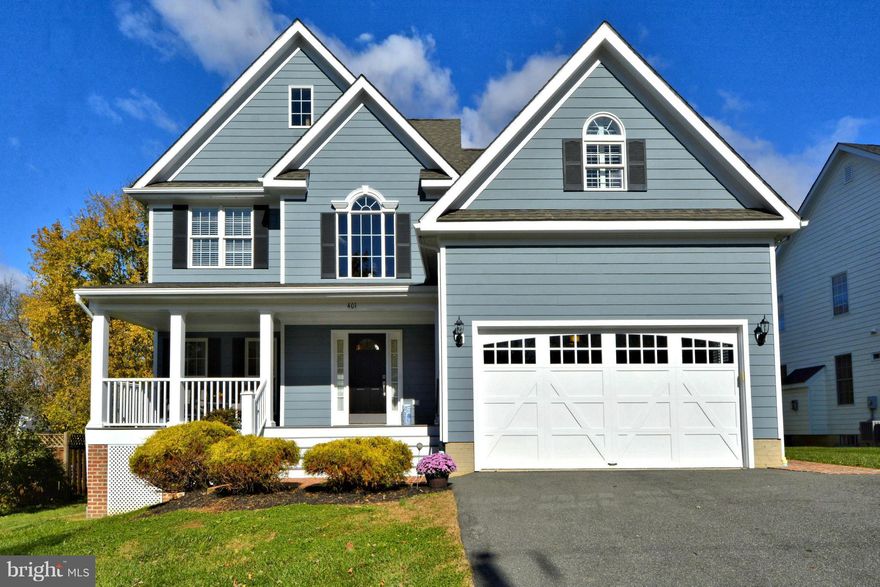 Every once in a while you find a house that's practically perfect - THIS IS IT!  Maintained to perfection and updated to perfection. Repainted inside/out, new carpet, refinished deck, remodeled mstr bath, new knobs/hinges/fixtures. Amazing garage w/ treated floor, and elec car charger. Plantation shutters. Gorgeous kitchen w/ granite/SS appliances. 2 sided gas FP. 1/3 acre in-town lot! NO HOA!