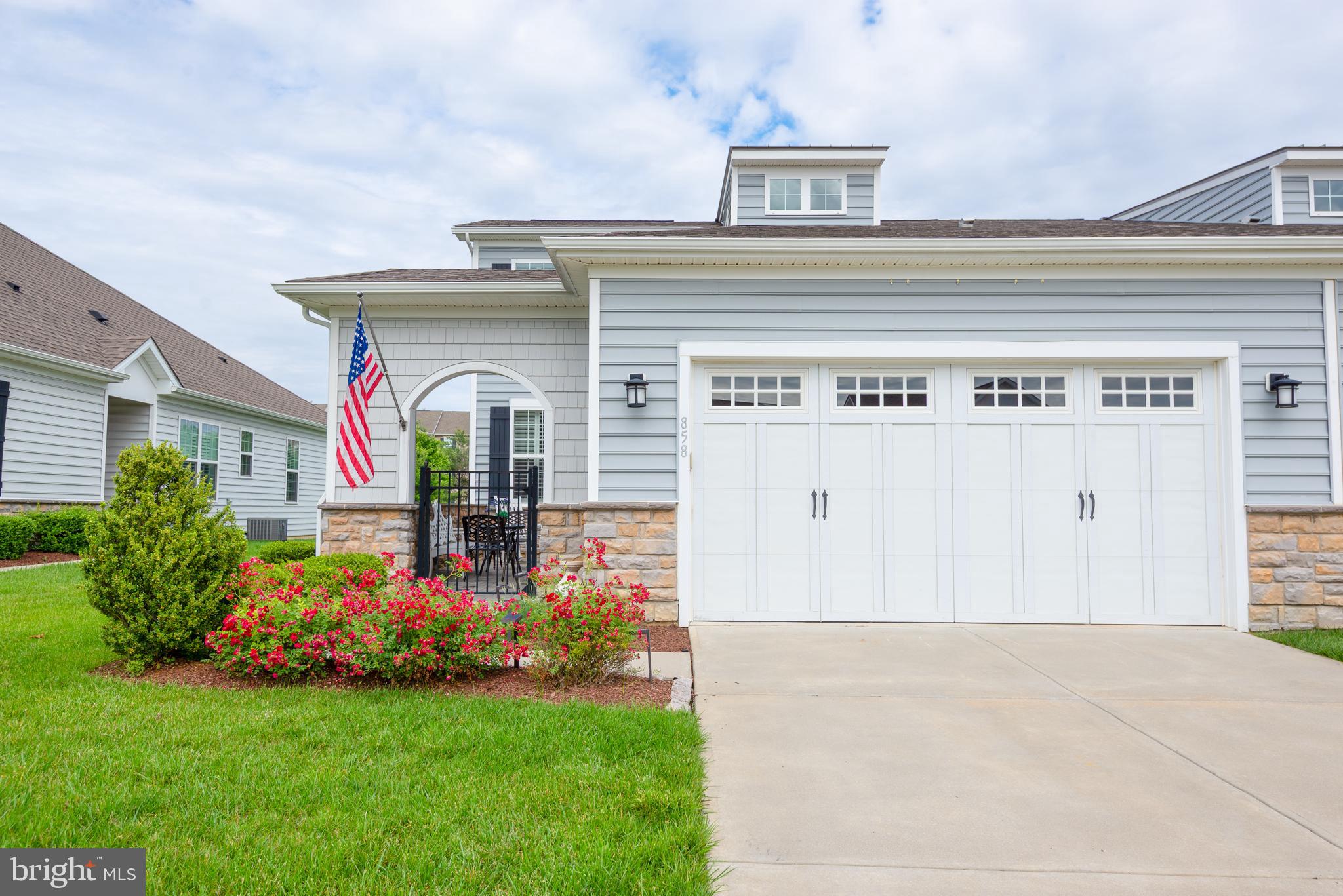 858 MOORINGS CIRCLE 11