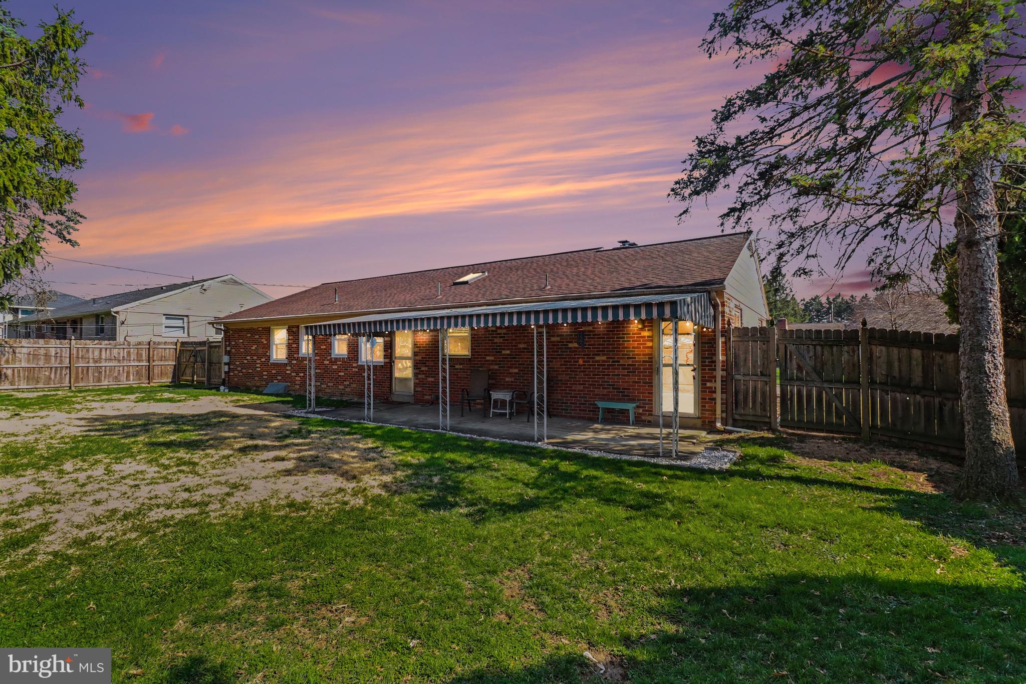 WILSHIRE HILLS - Residential