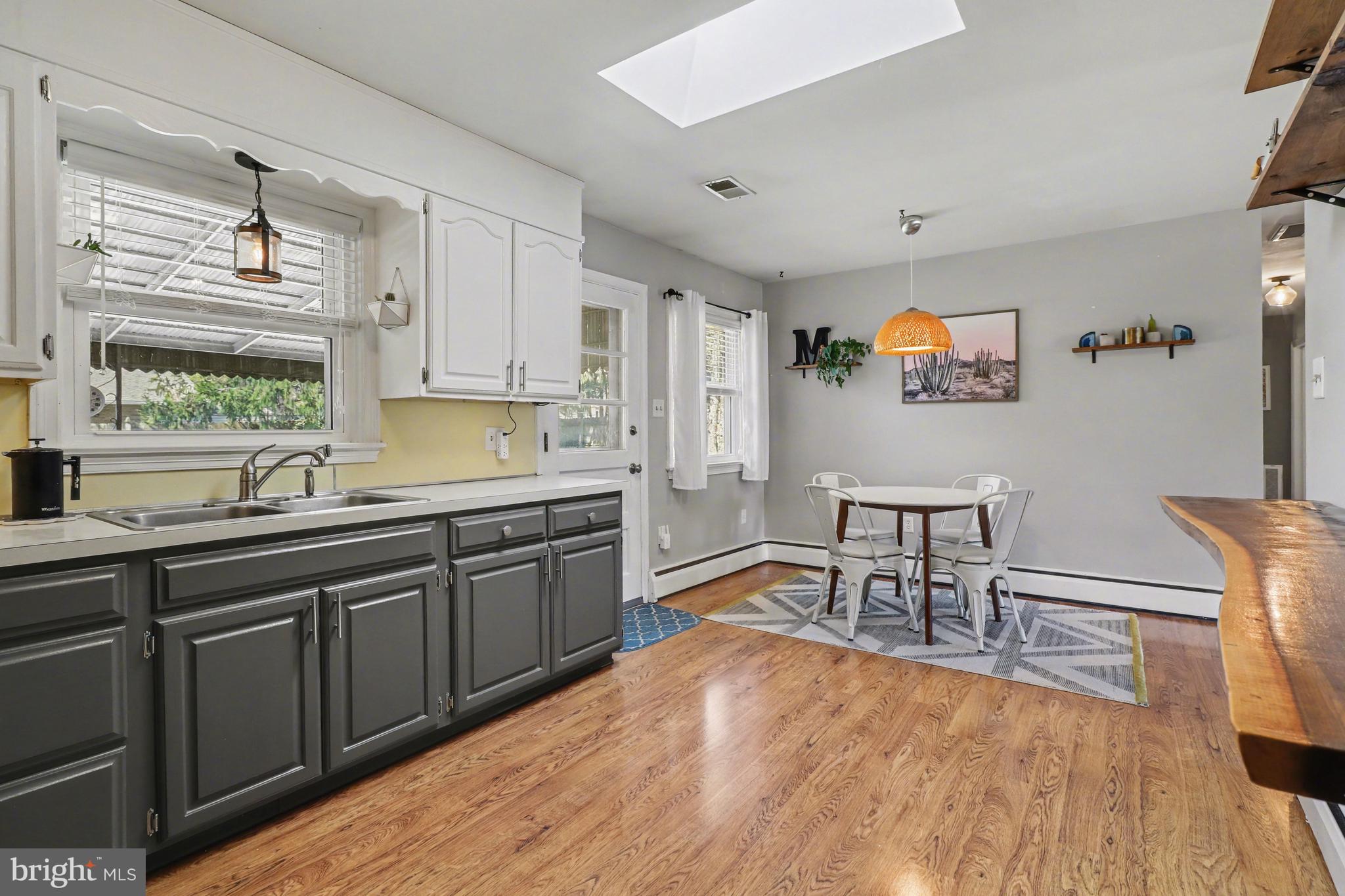 WILSHIRE HILLS - Residential