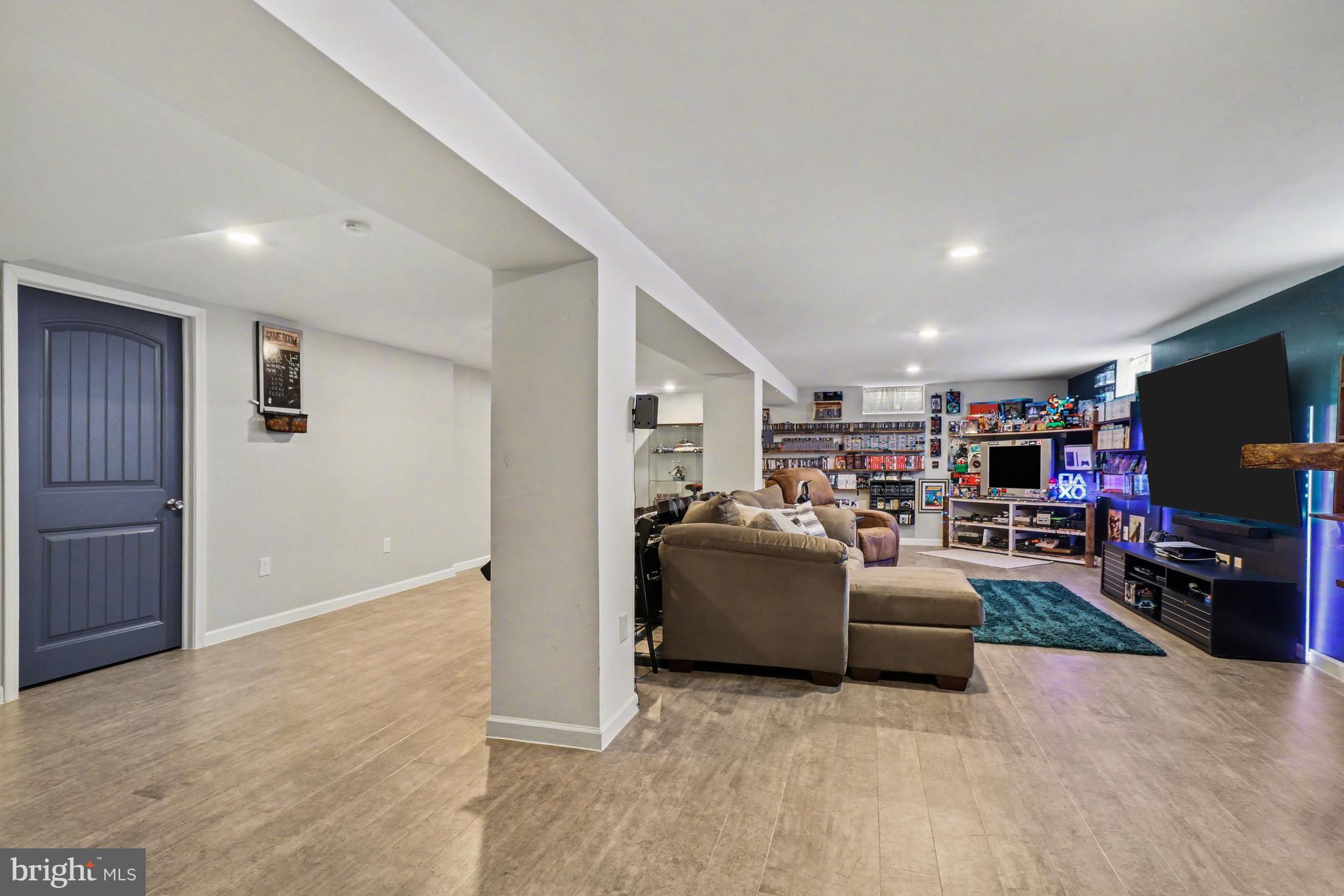 WILSHIRE HILLS - Residential