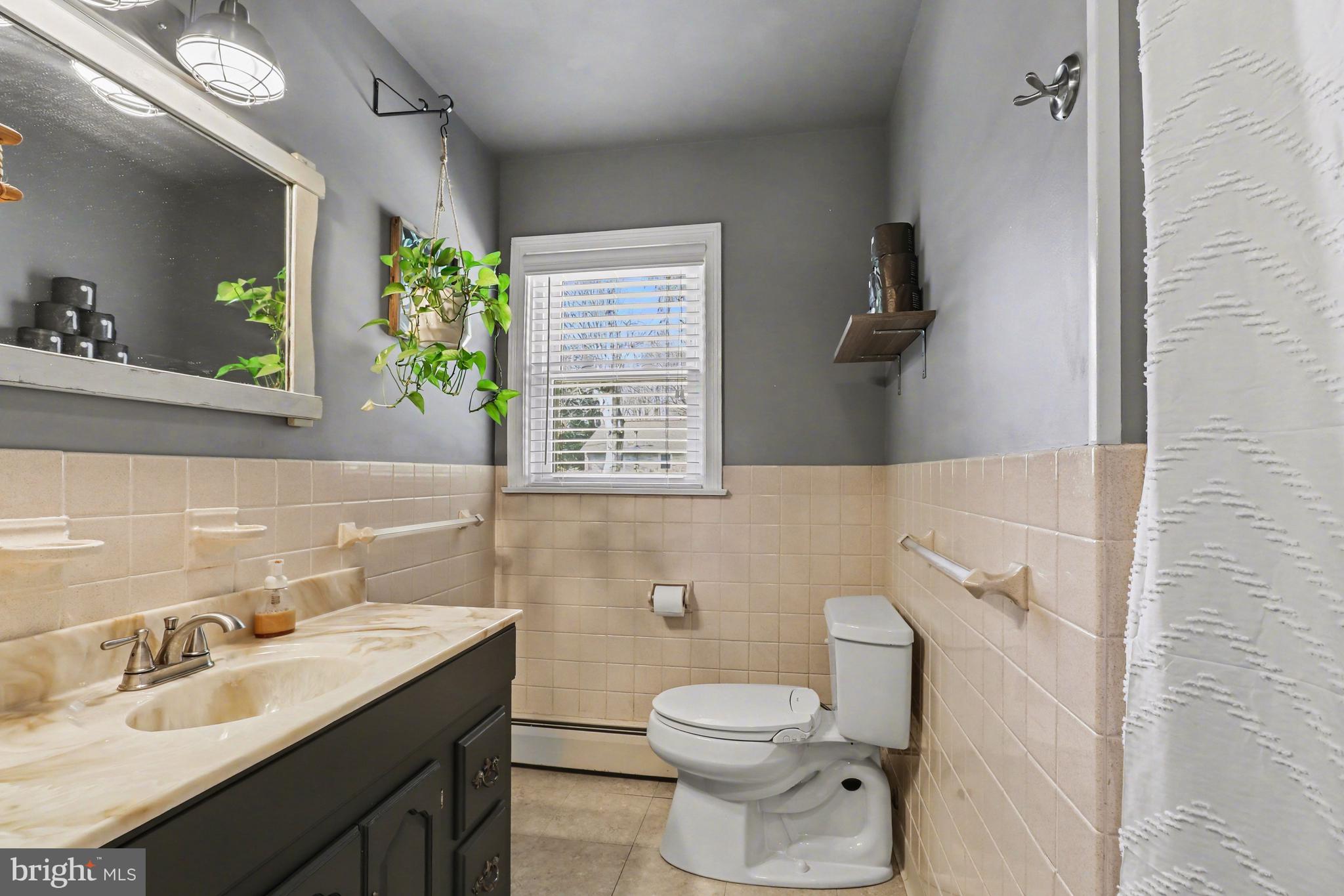 WILSHIRE HILLS - Residential