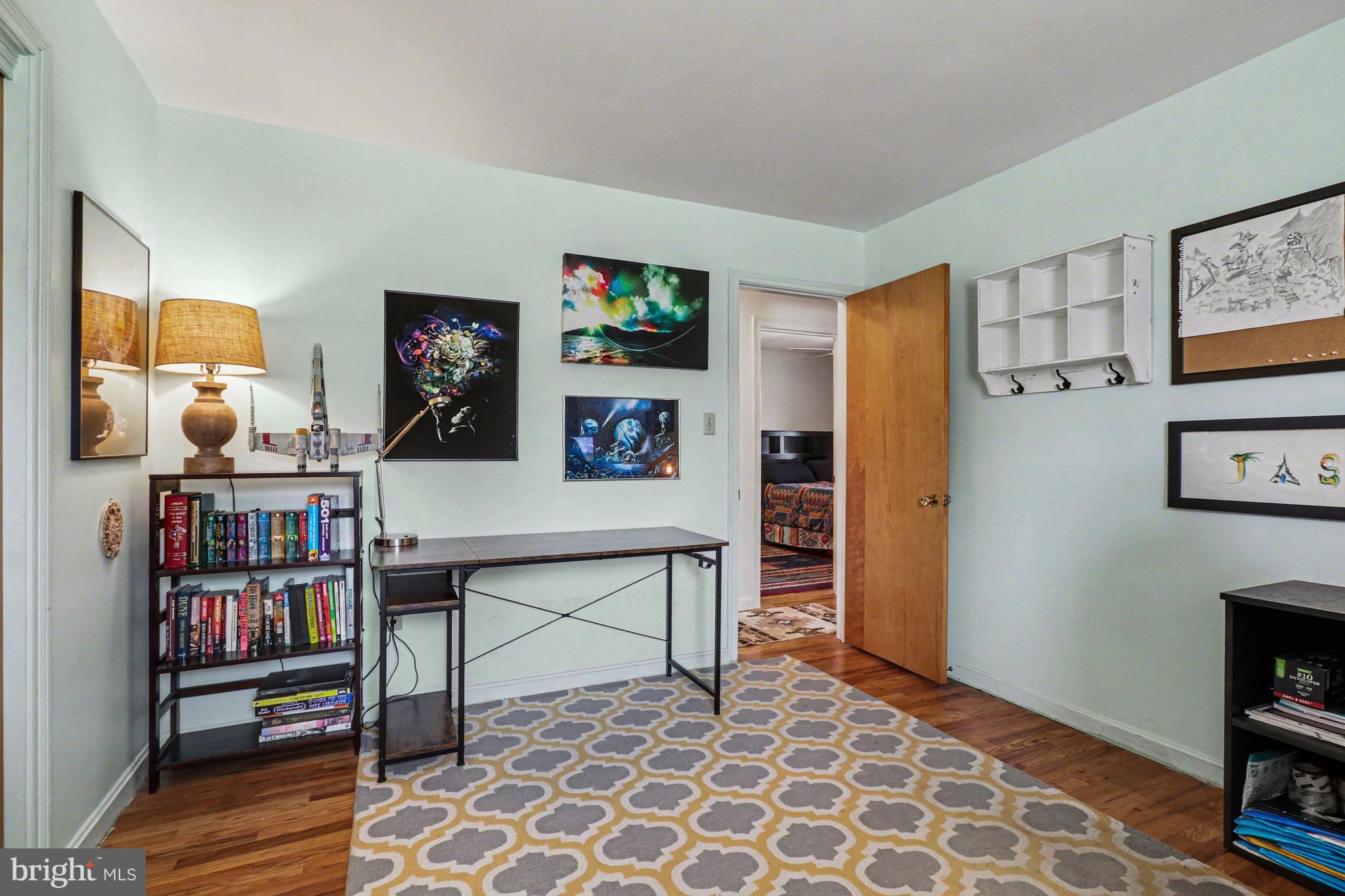 WILSHIRE HILLS - Residential