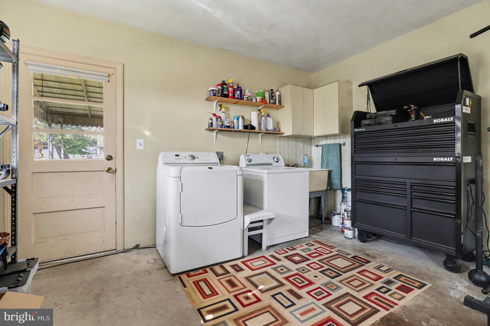 WILSHIRE HILLS - Residential