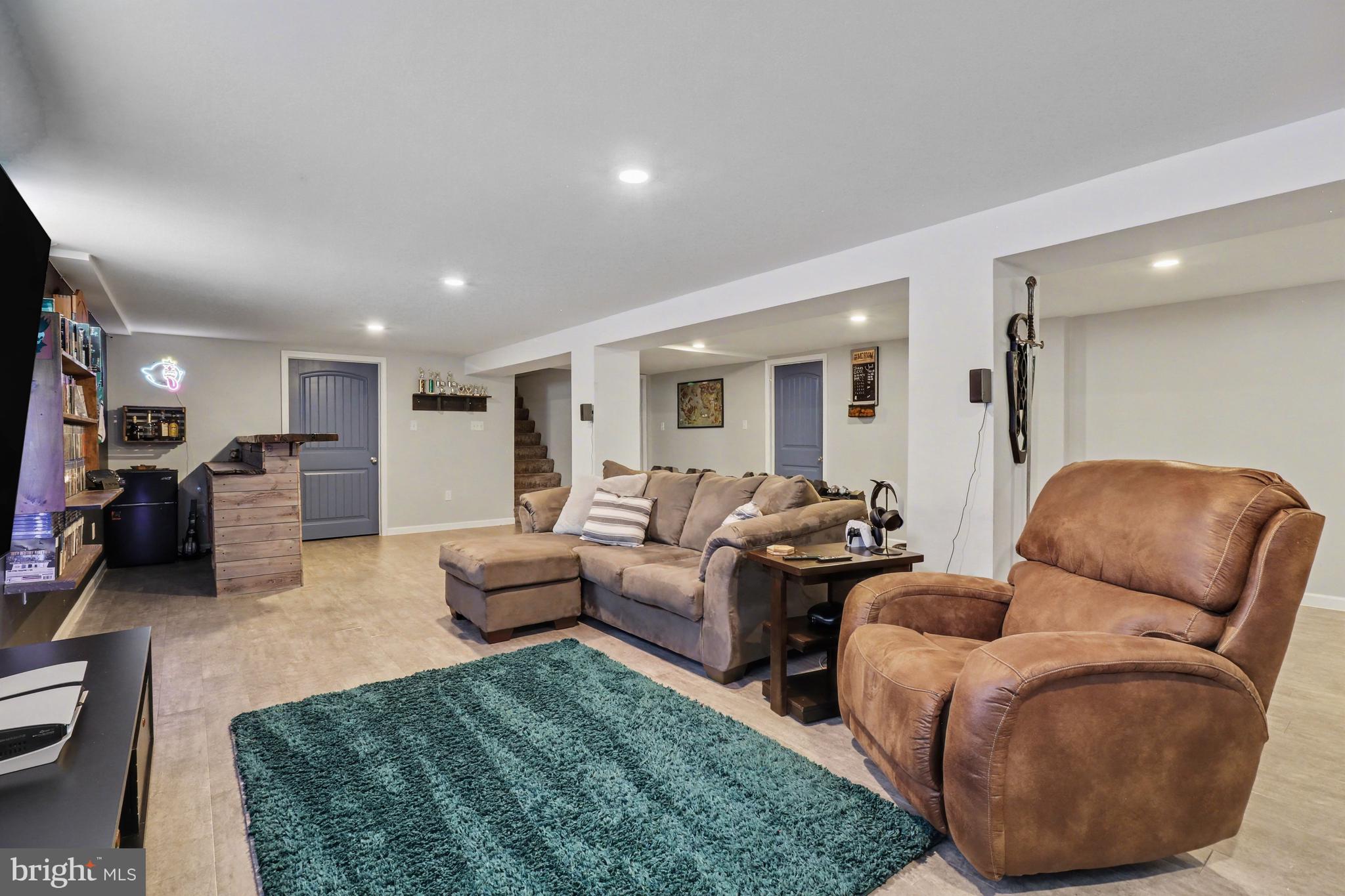 WILSHIRE HILLS - Residential