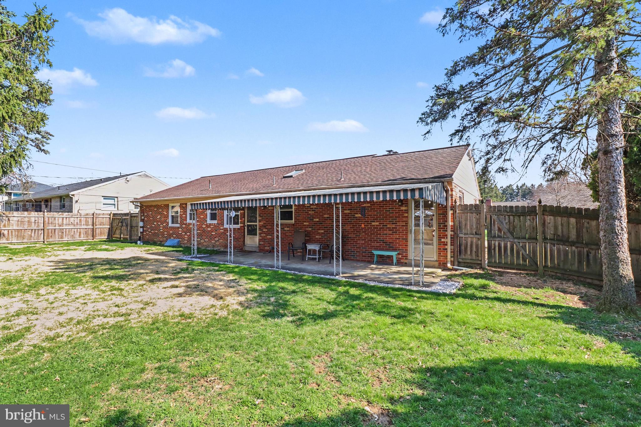 WILSHIRE HILLS - Residential