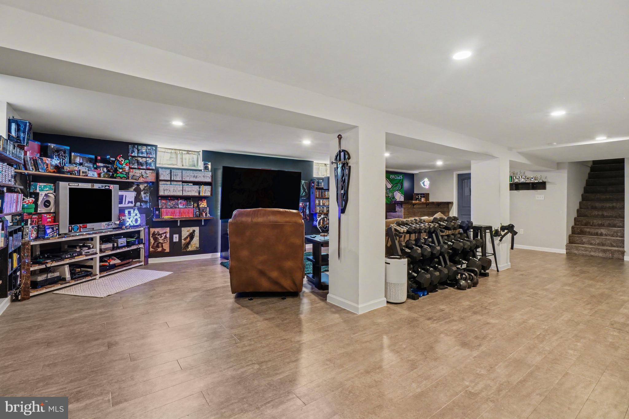 WILSHIRE HILLS - Residential