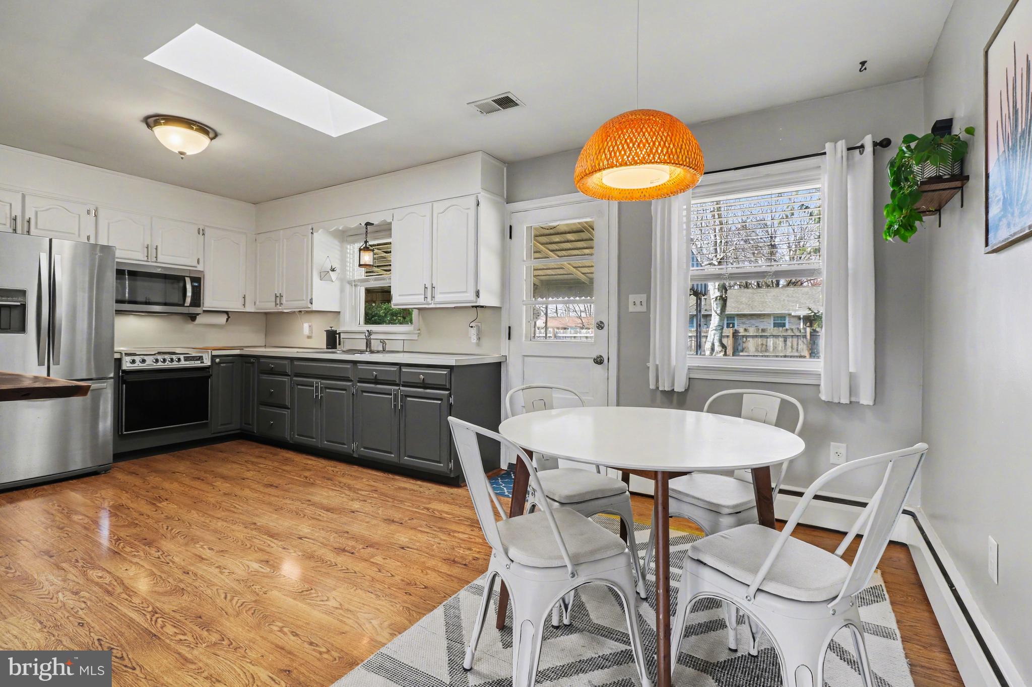 WILSHIRE HILLS - Residential