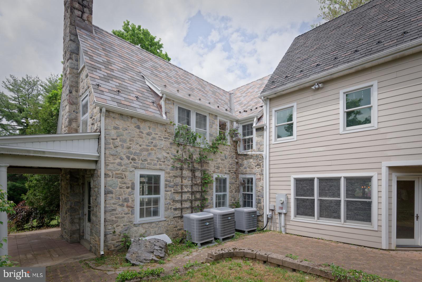 LINCOLN PARK - Residential