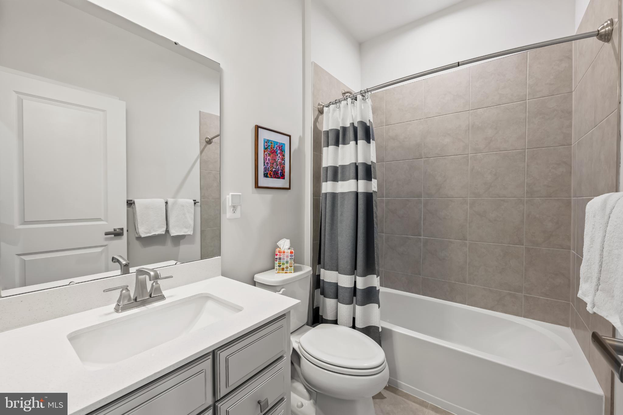 LOCUST POINT - Residential
