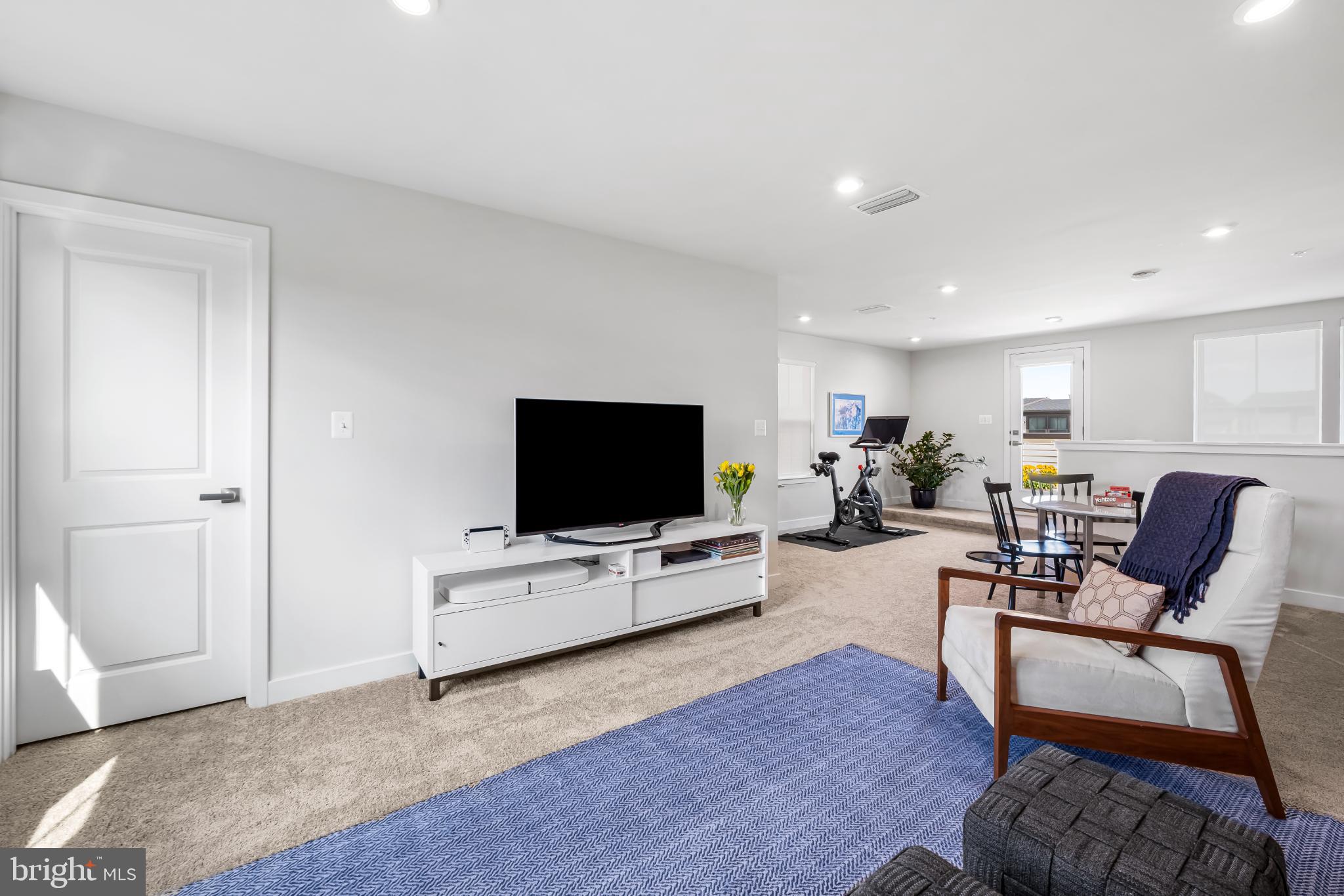 LOCUST POINT - Residential