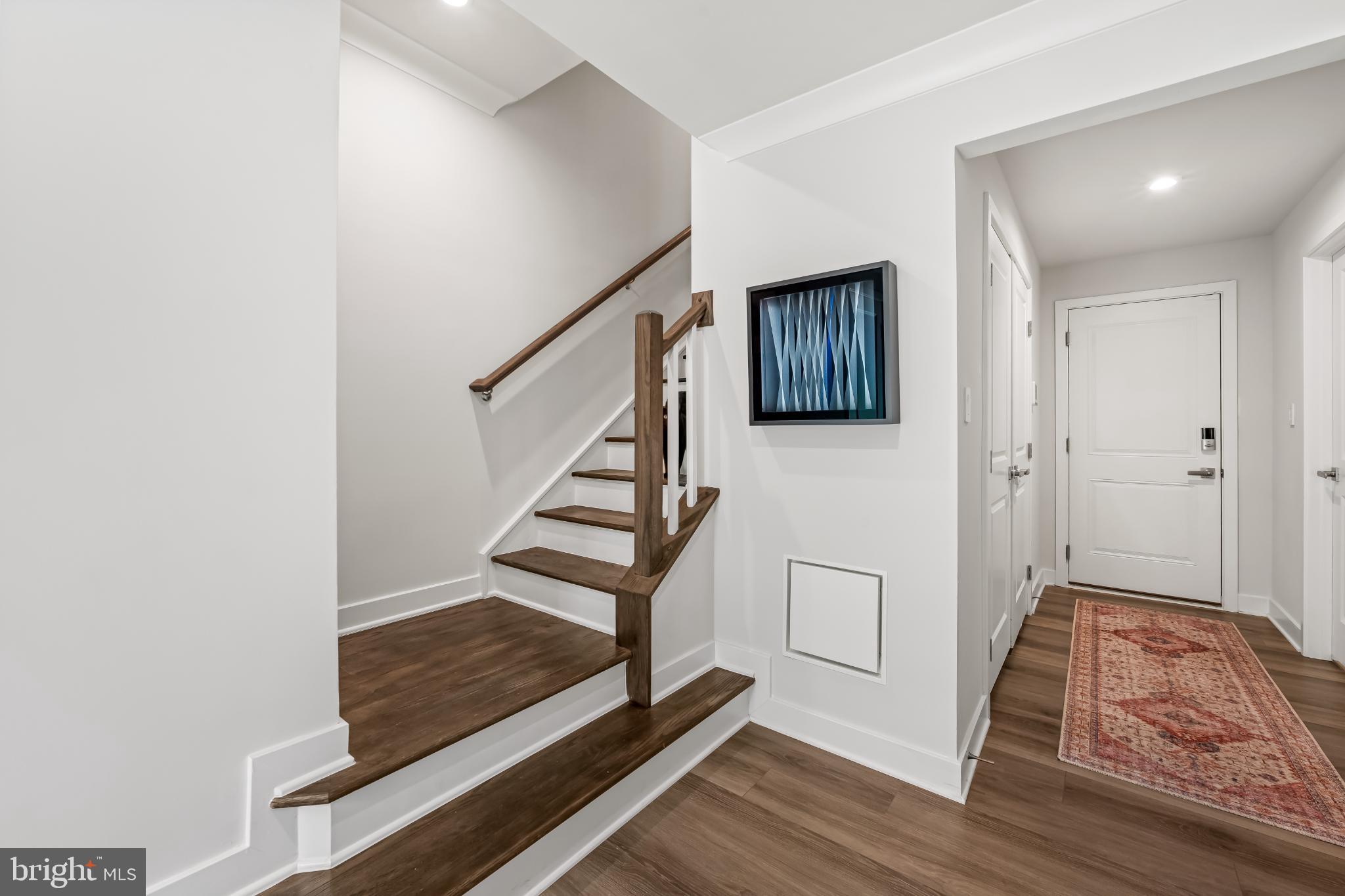 LOCUST POINT - Residential