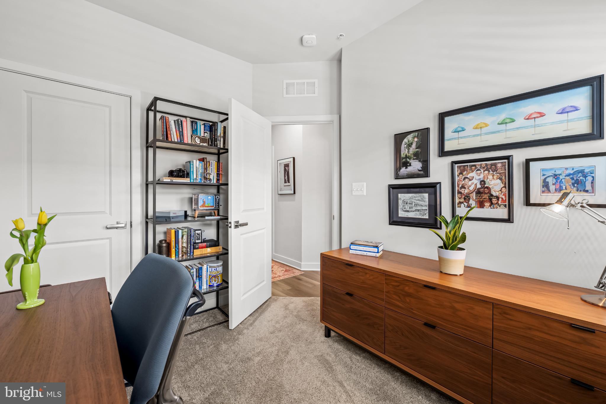 LOCUST POINT - Residential