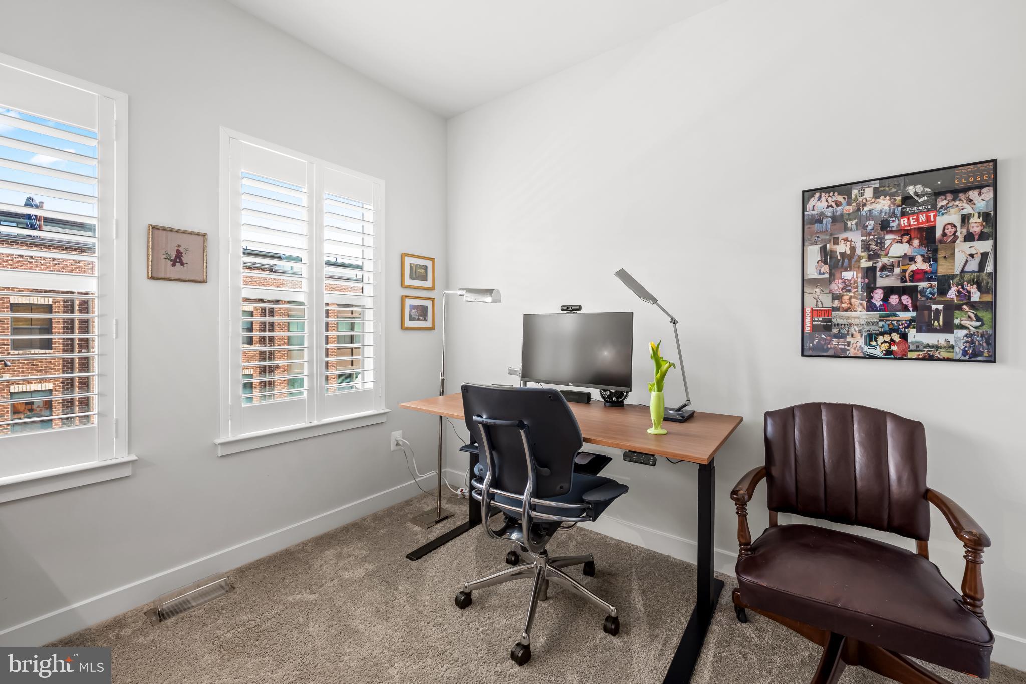 LOCUST POINT - Residential