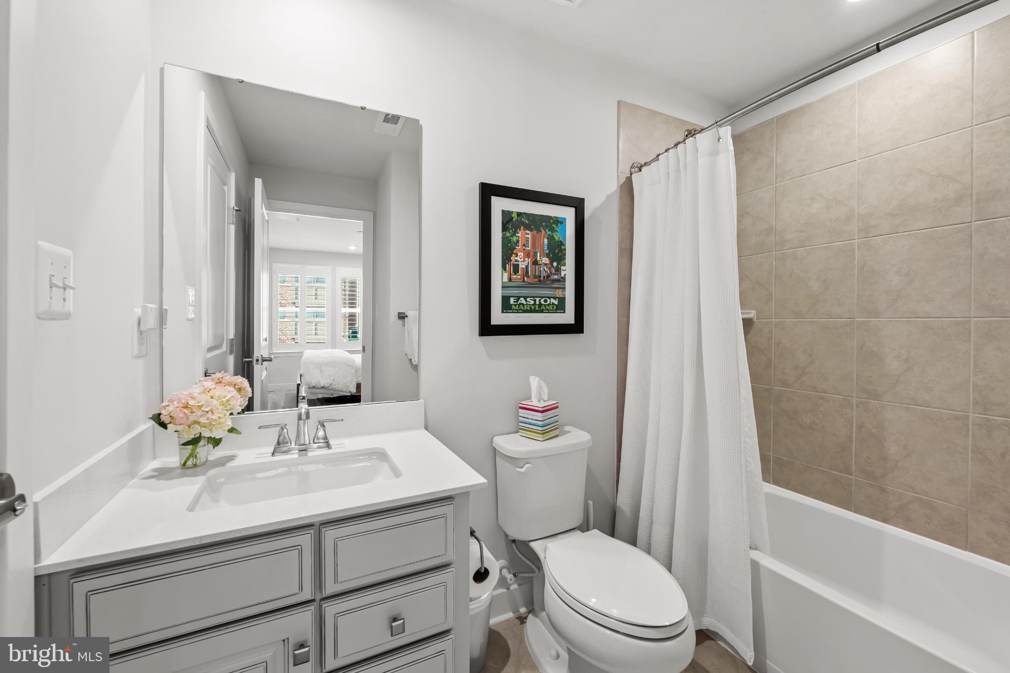 LOCUST POINT - Residential
