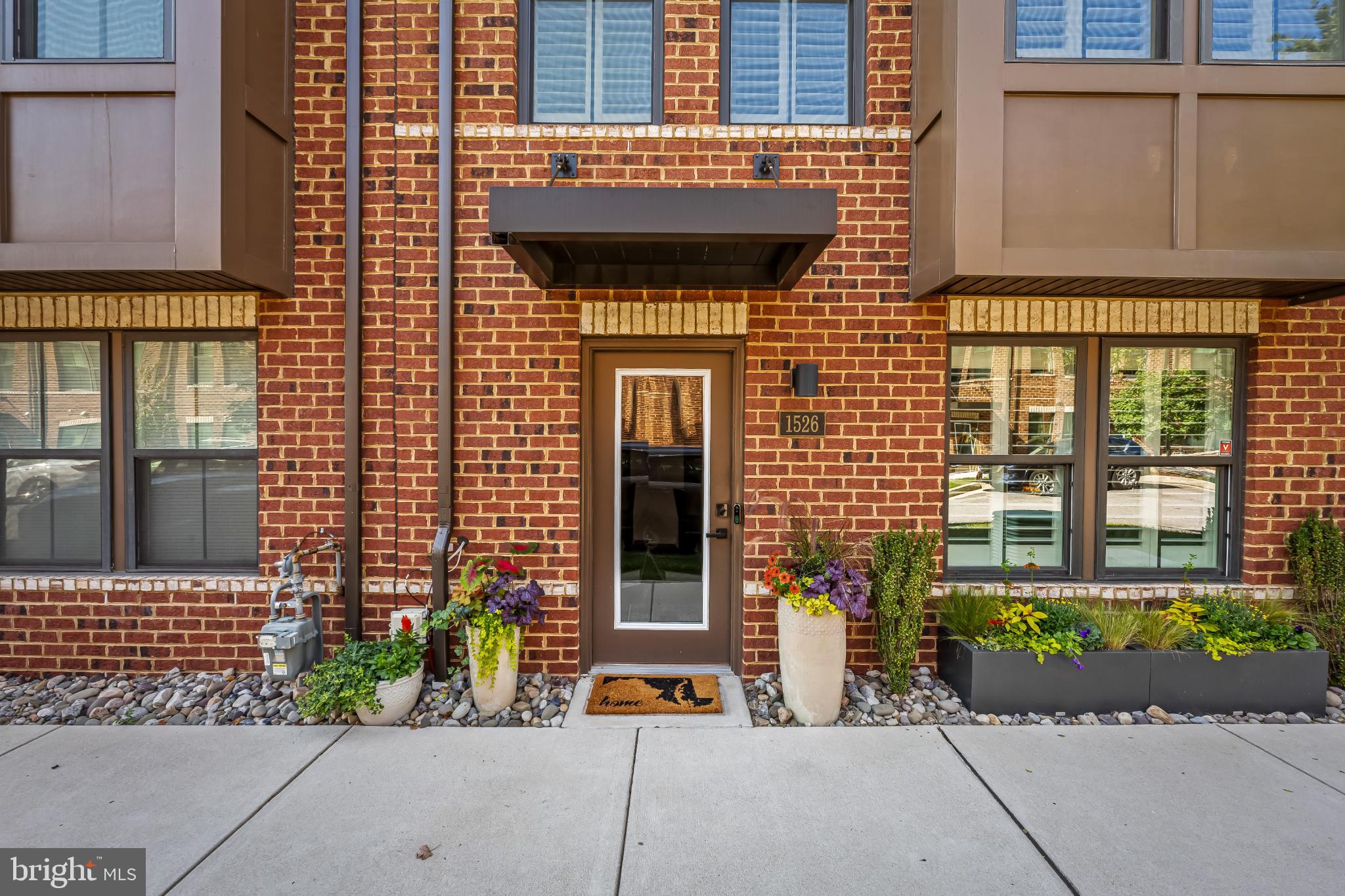 LOCUST POINT - Residential