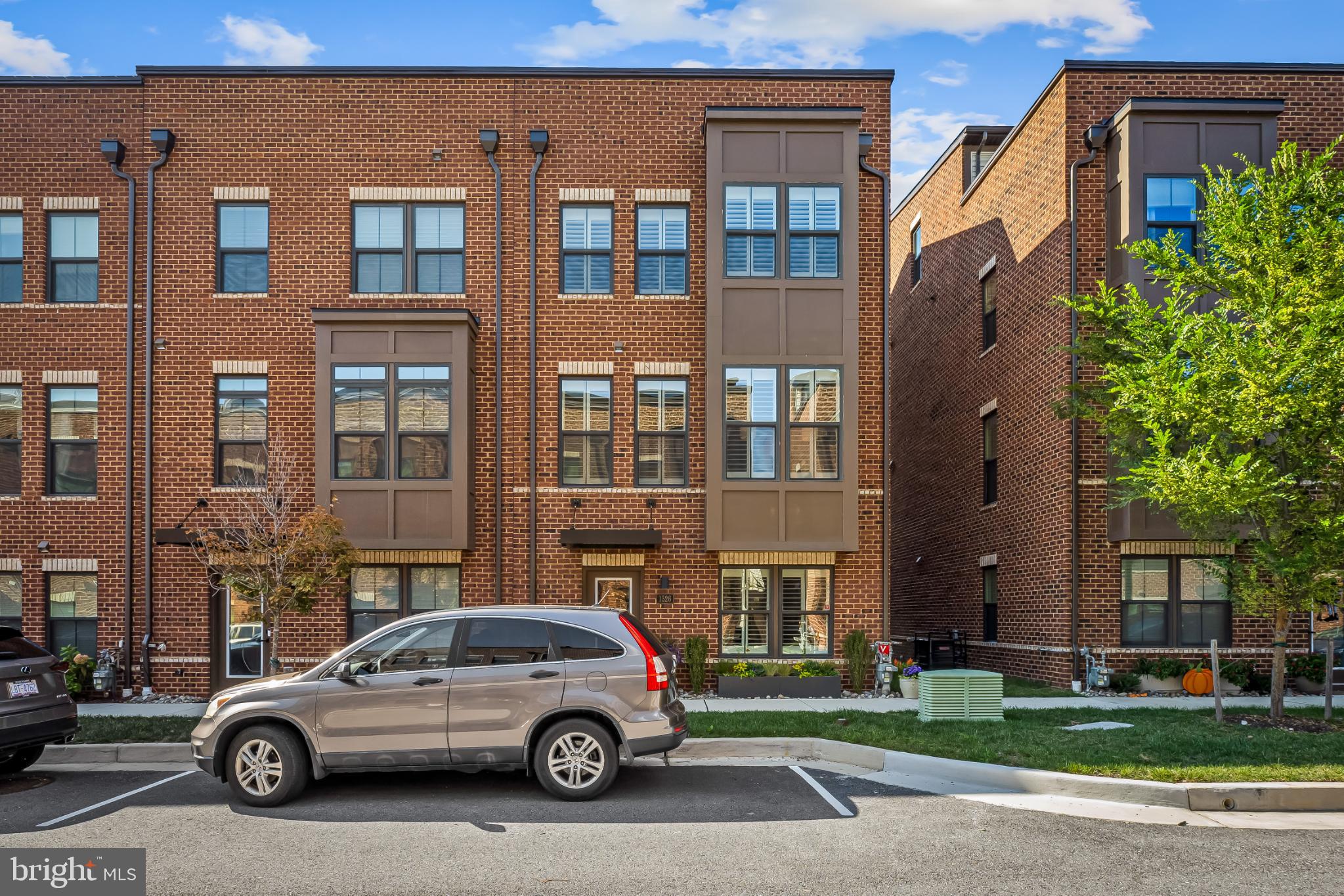 LOCUST POINT - Residential