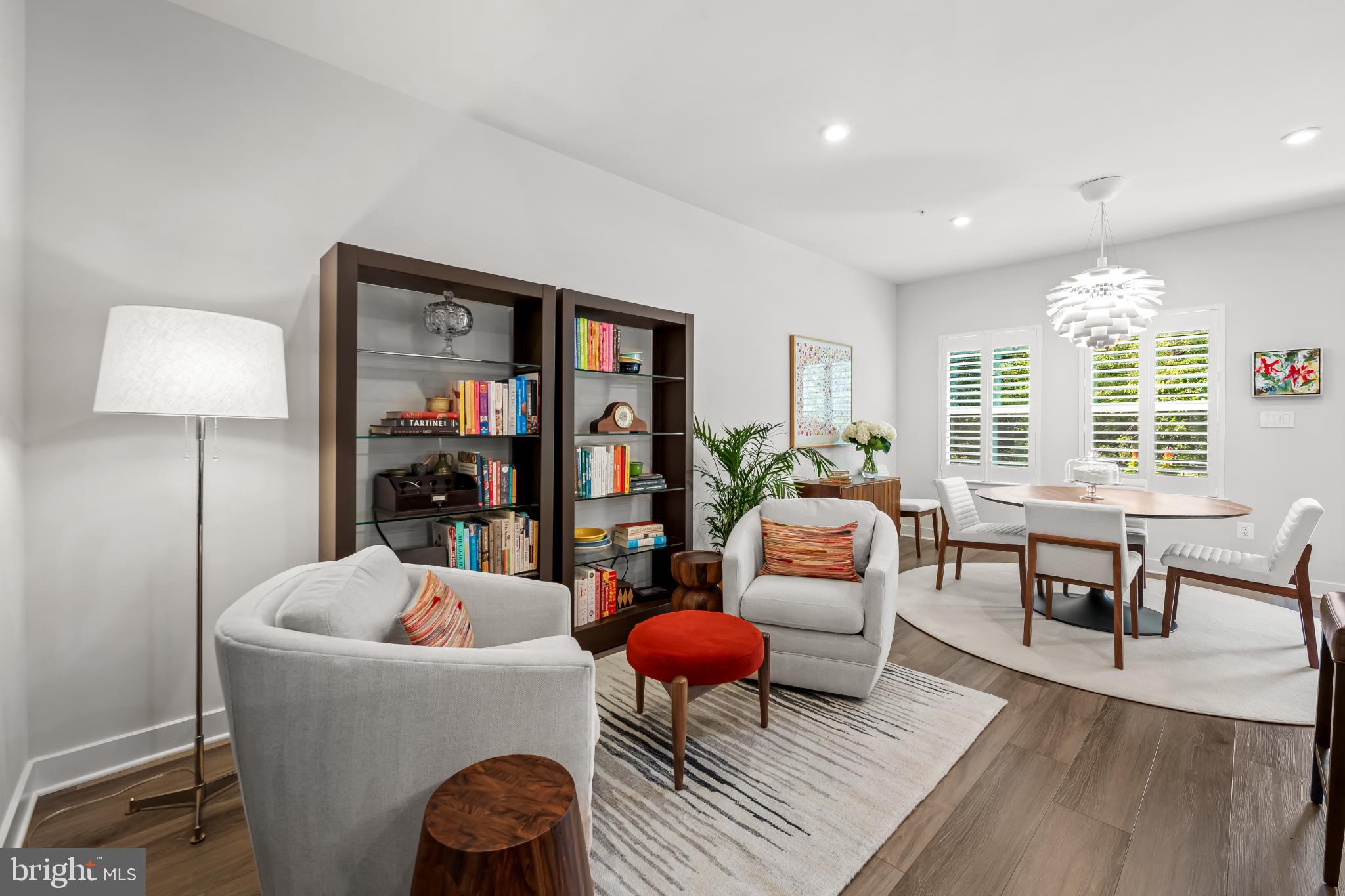 LOCUST POINT - Residential