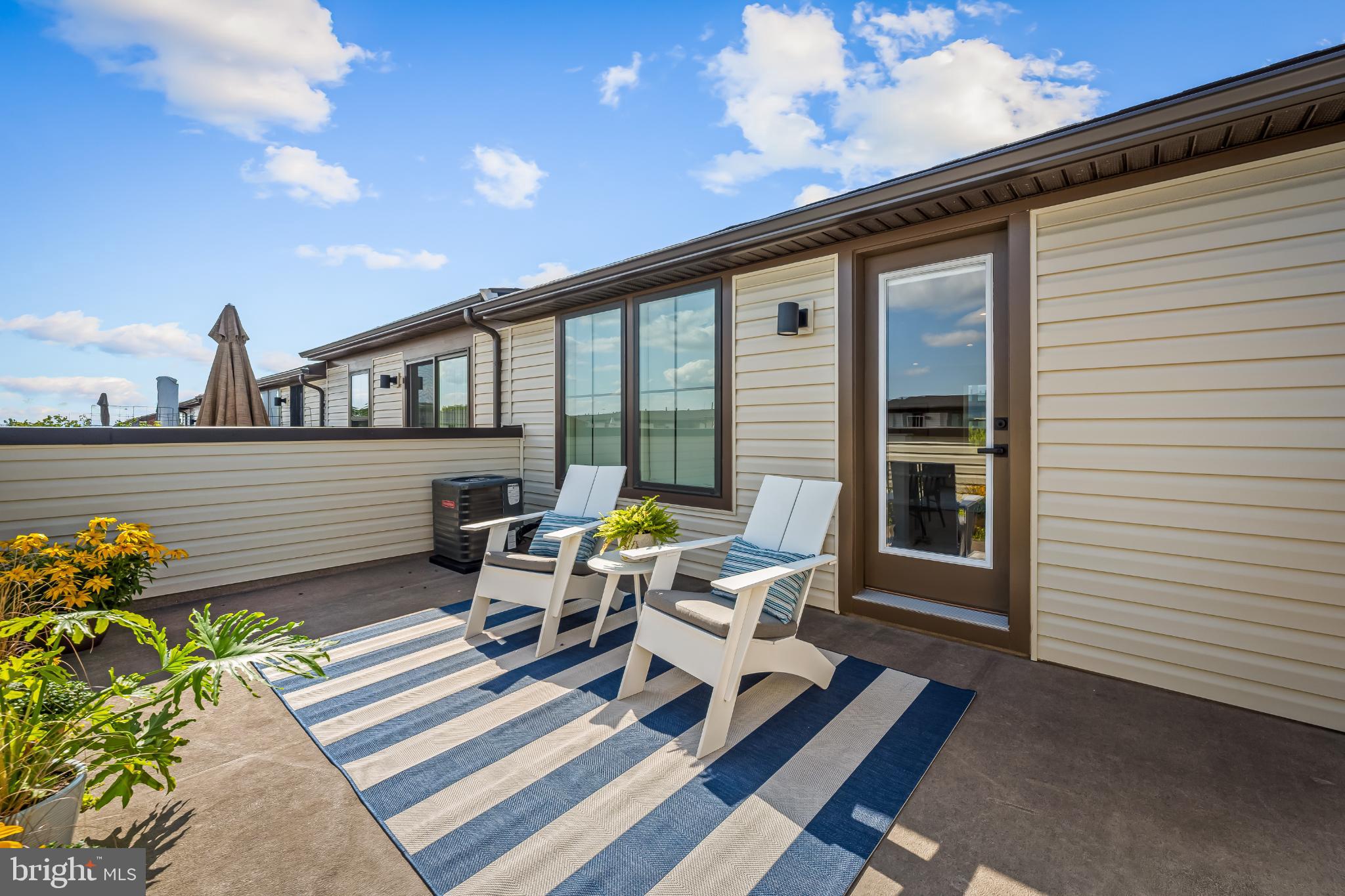 LOCUST POINT - Residential