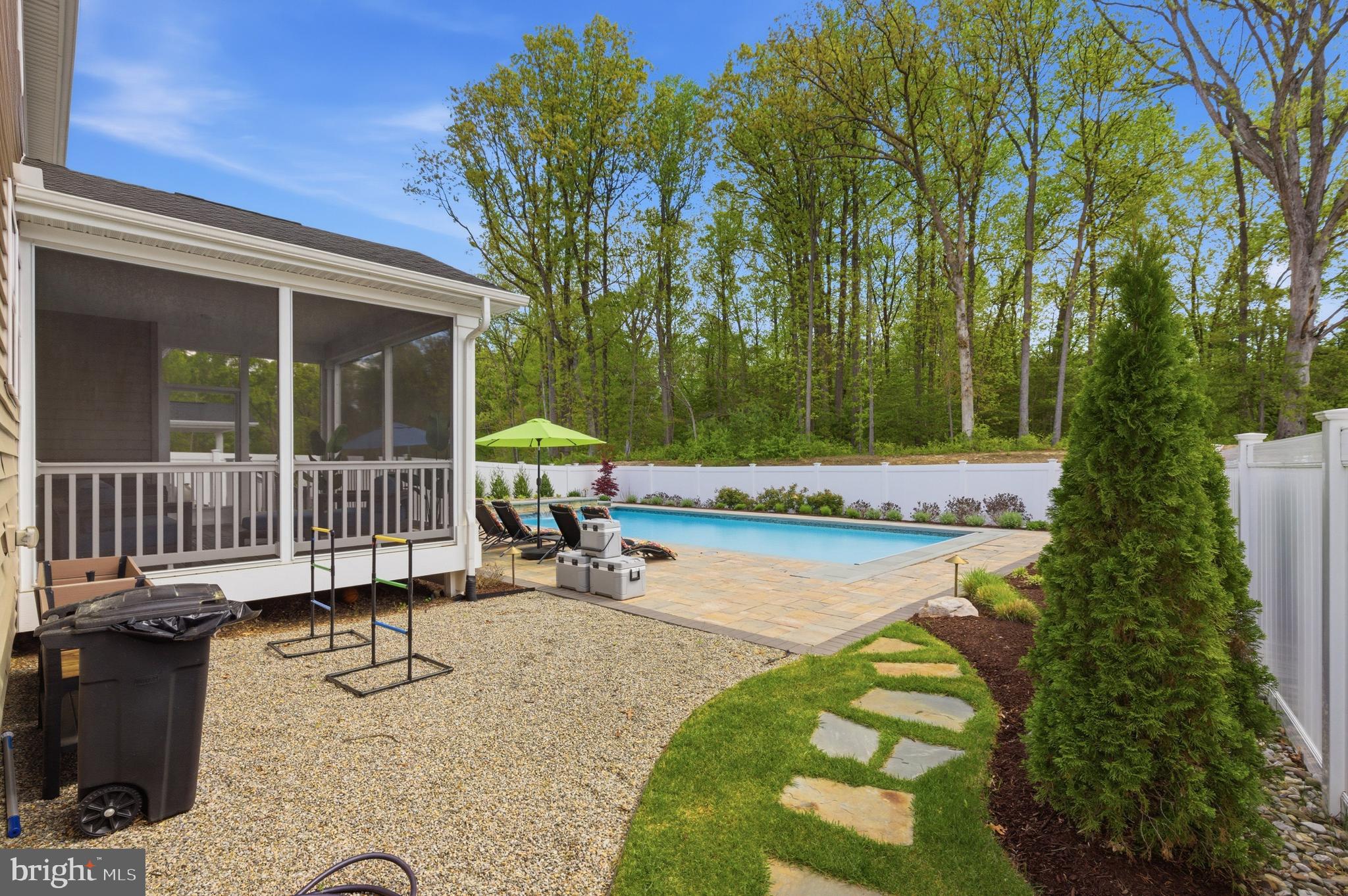 TWO RIVERS - Residential