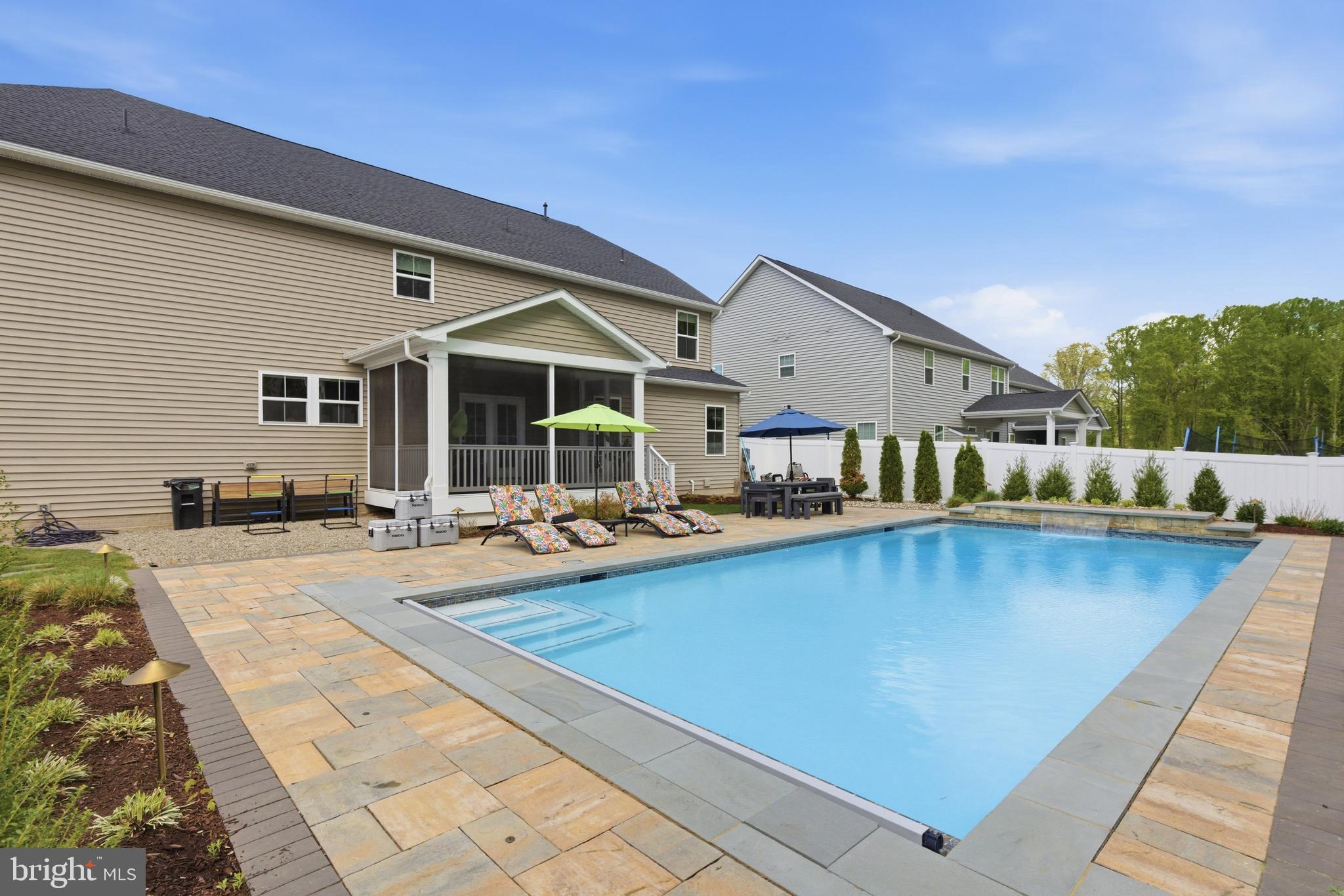 TWO RIVERS - Residential