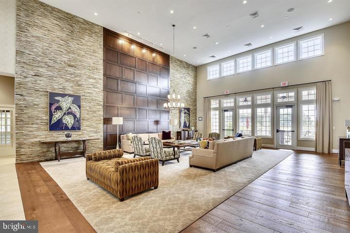 TWO RIVERS - Residential